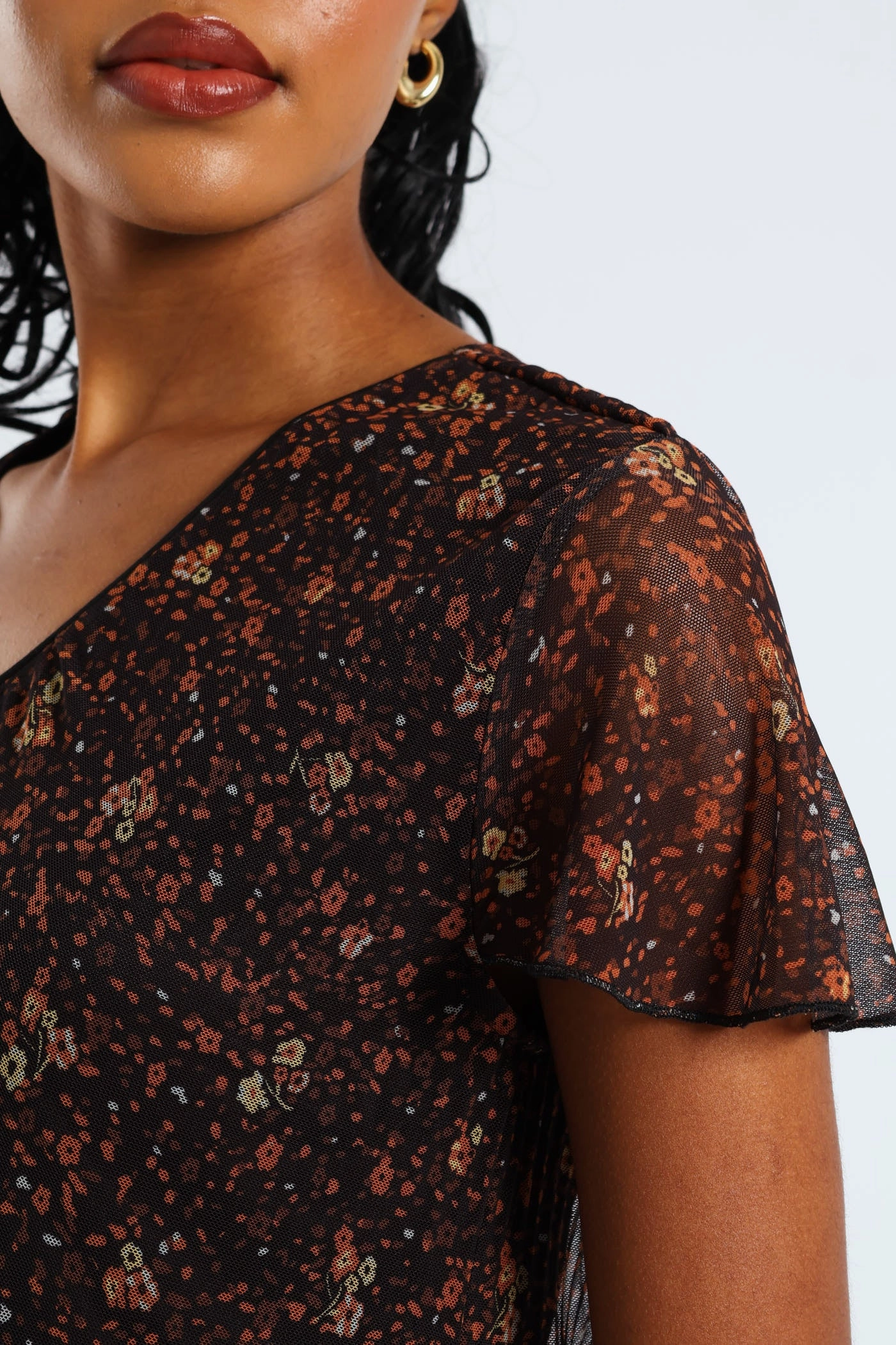 V-Neck Release Pleat Mesh Midi Dress - Black/Orange Flowing Design Modern Movement