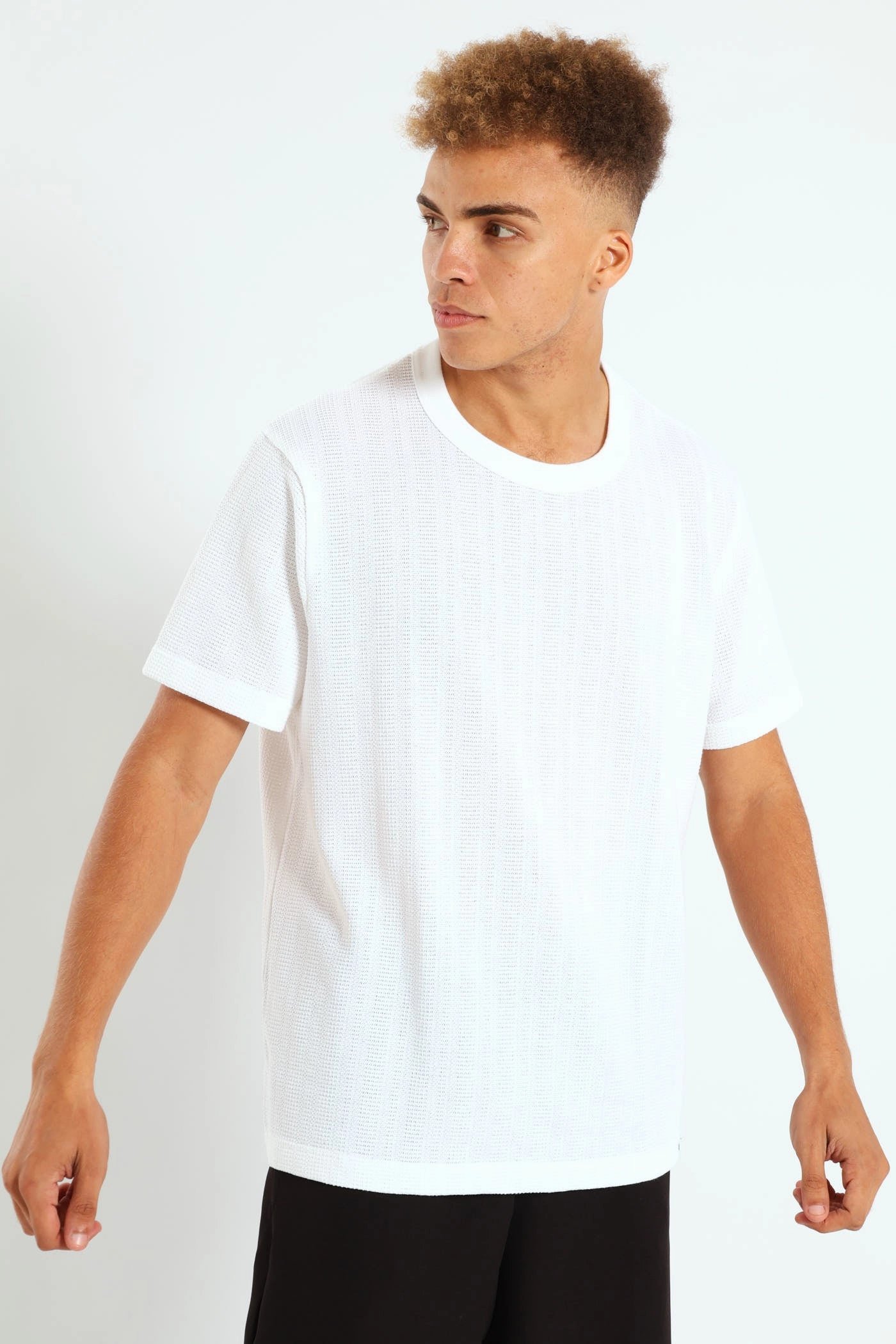 OdorResistant Round neck simplicity Fine Crochet Look Tee - White