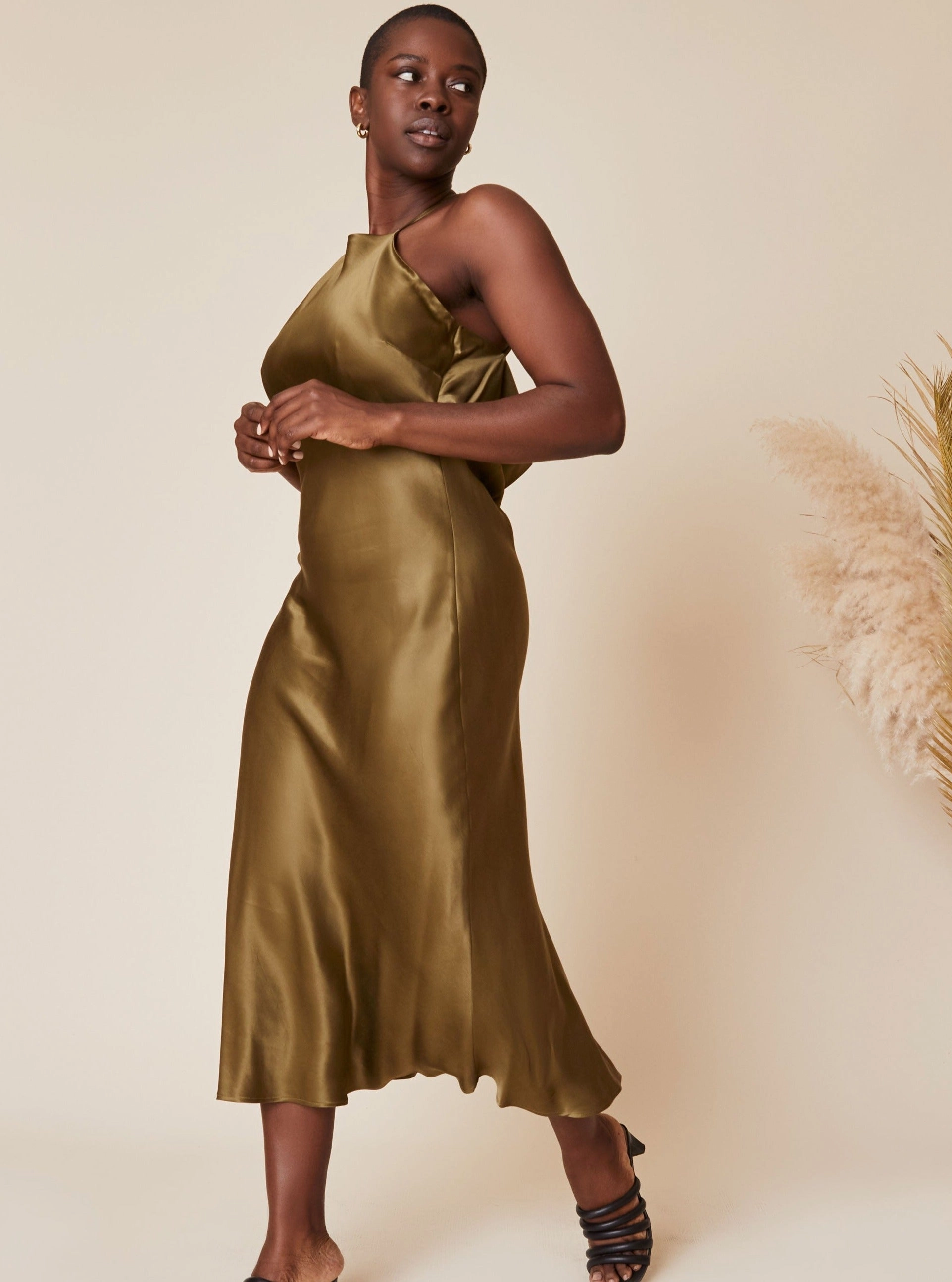 Dreamy Flow Fiona Dress - Hunter