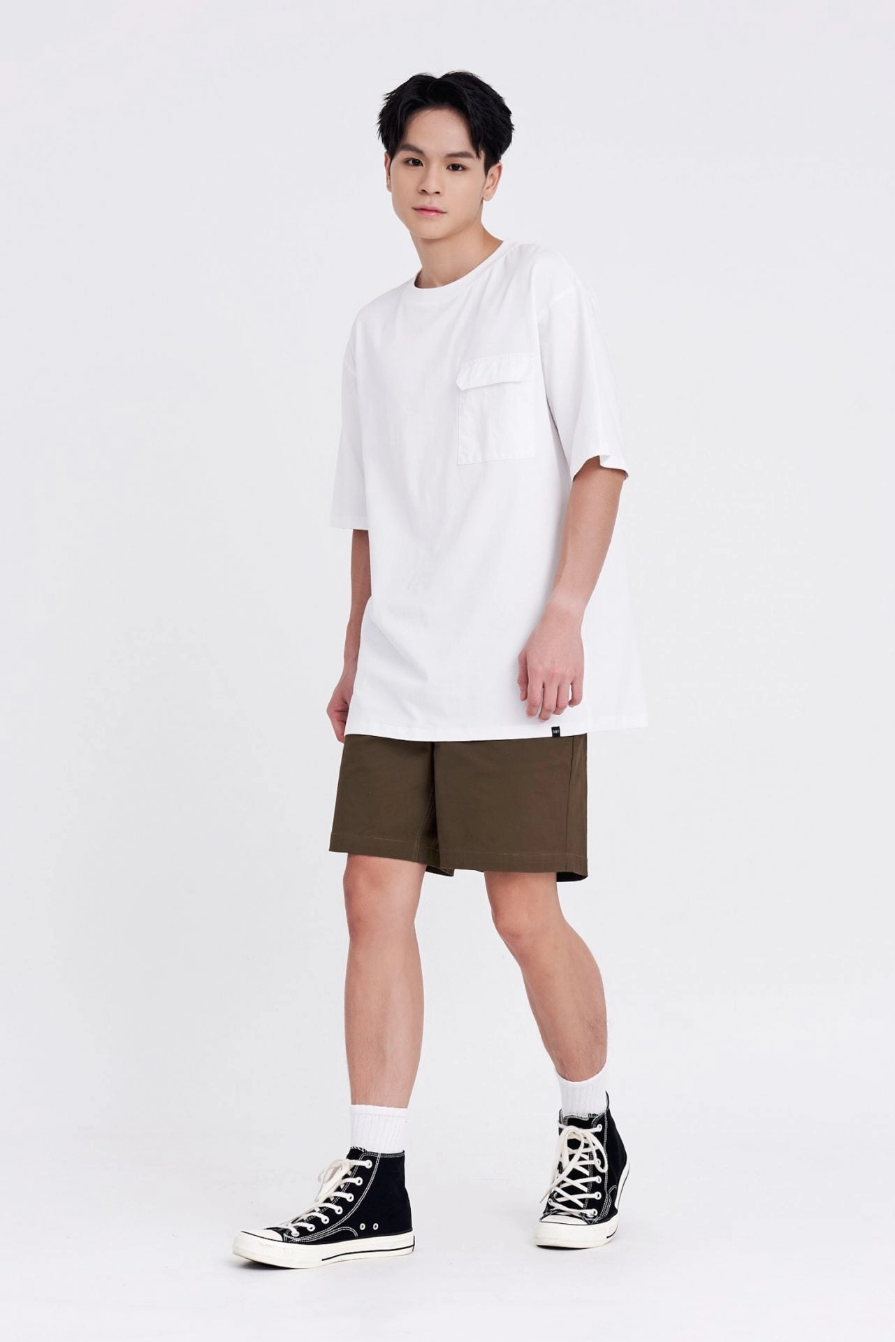 Ergonomic Shoulder Shape Winter Wardrobe Flapped Patch Pocket Tee [AT]