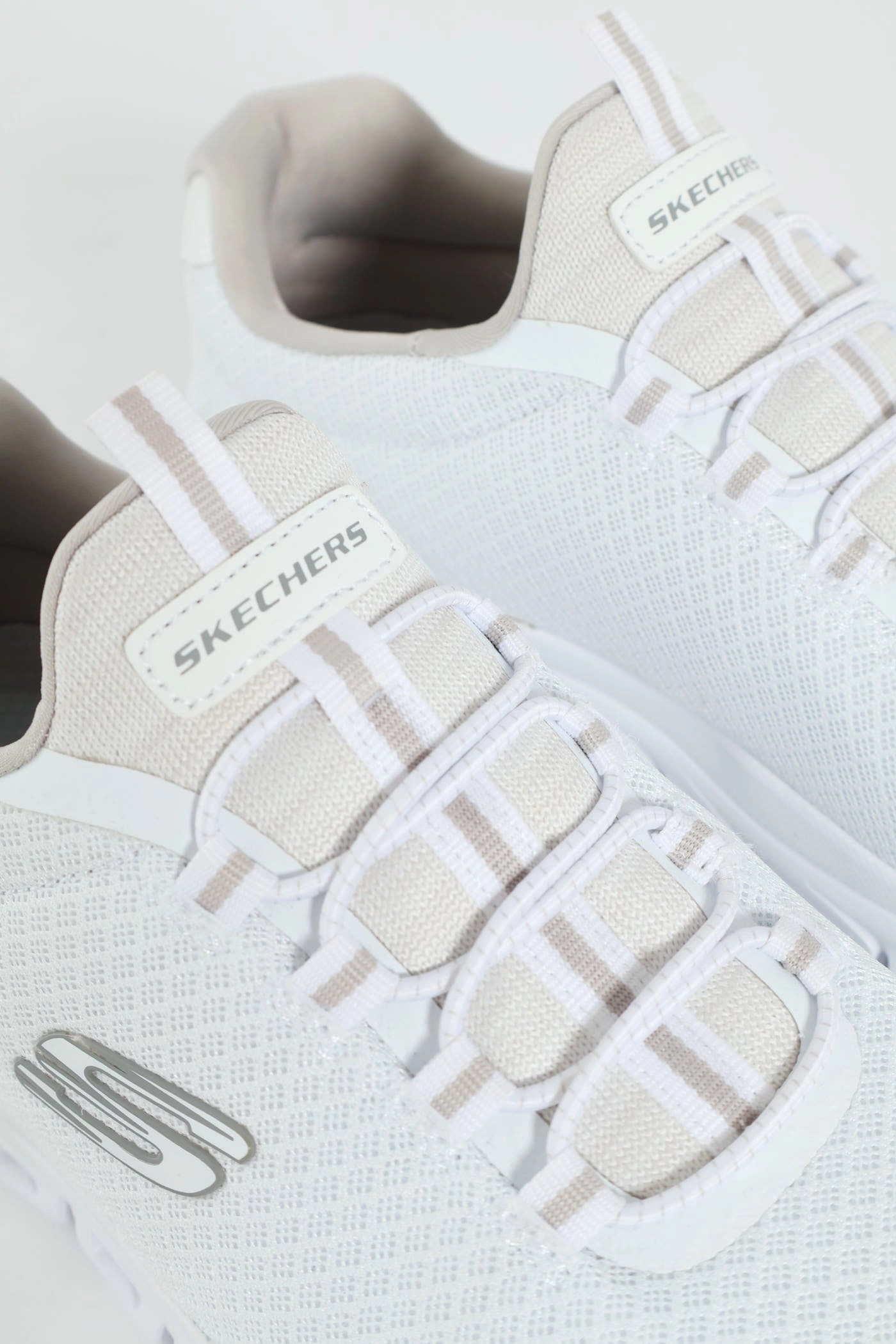 Glide Step Sneaker - White/White Low Comfort