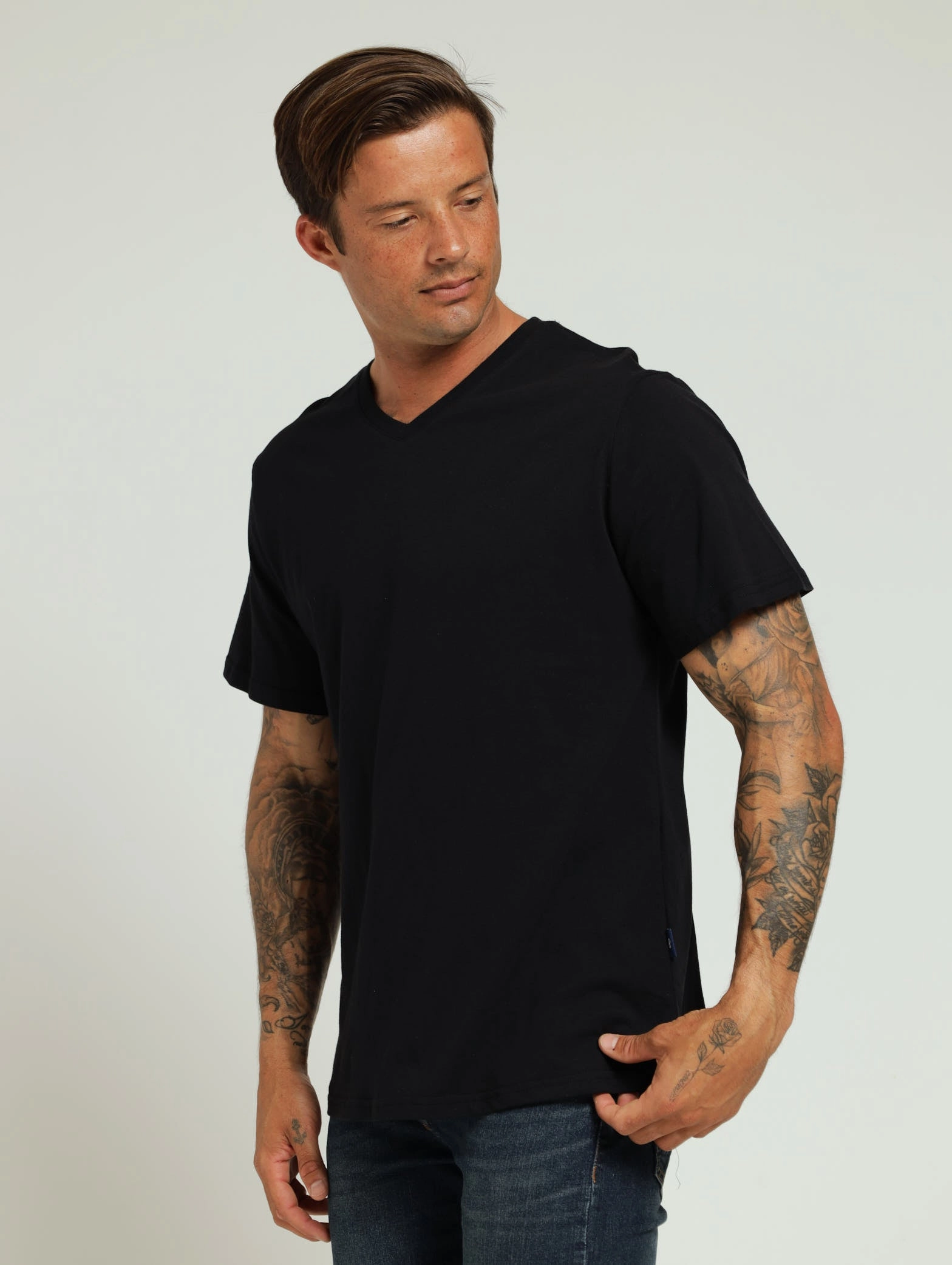 Basic V-Neck Tee - Black Minimal Comfort Style Casual Must-Have