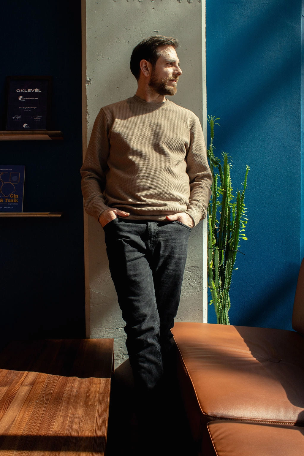 HIVE CREWNECK / TAUPE Bold Print