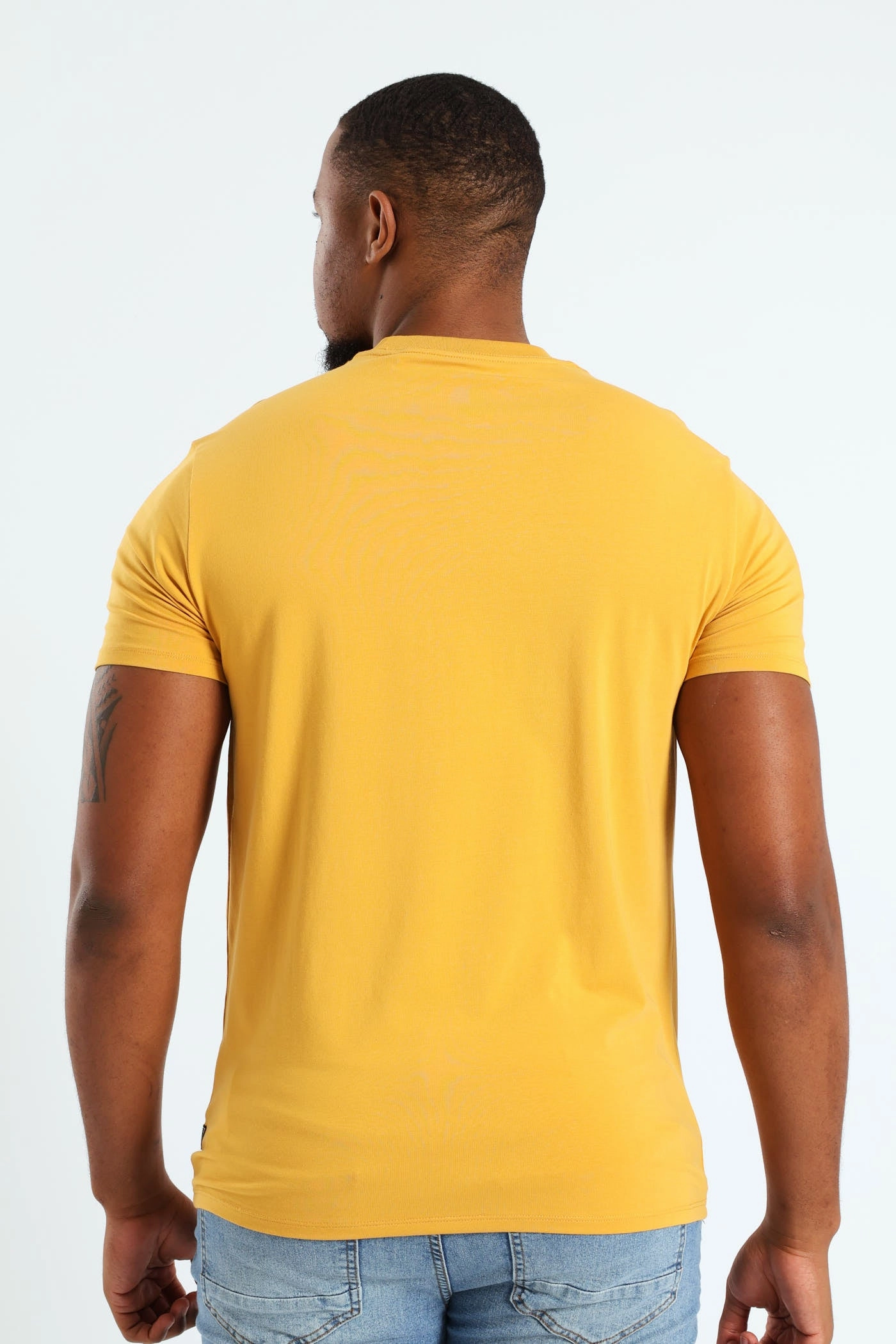 Quatro Crest Logo Tee - Gold Effortless Layer High Durability Weave