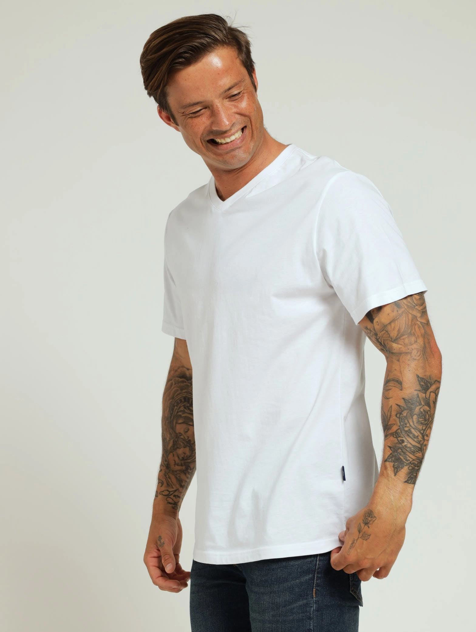 Basic V-Neck Tee - White Stylish Design