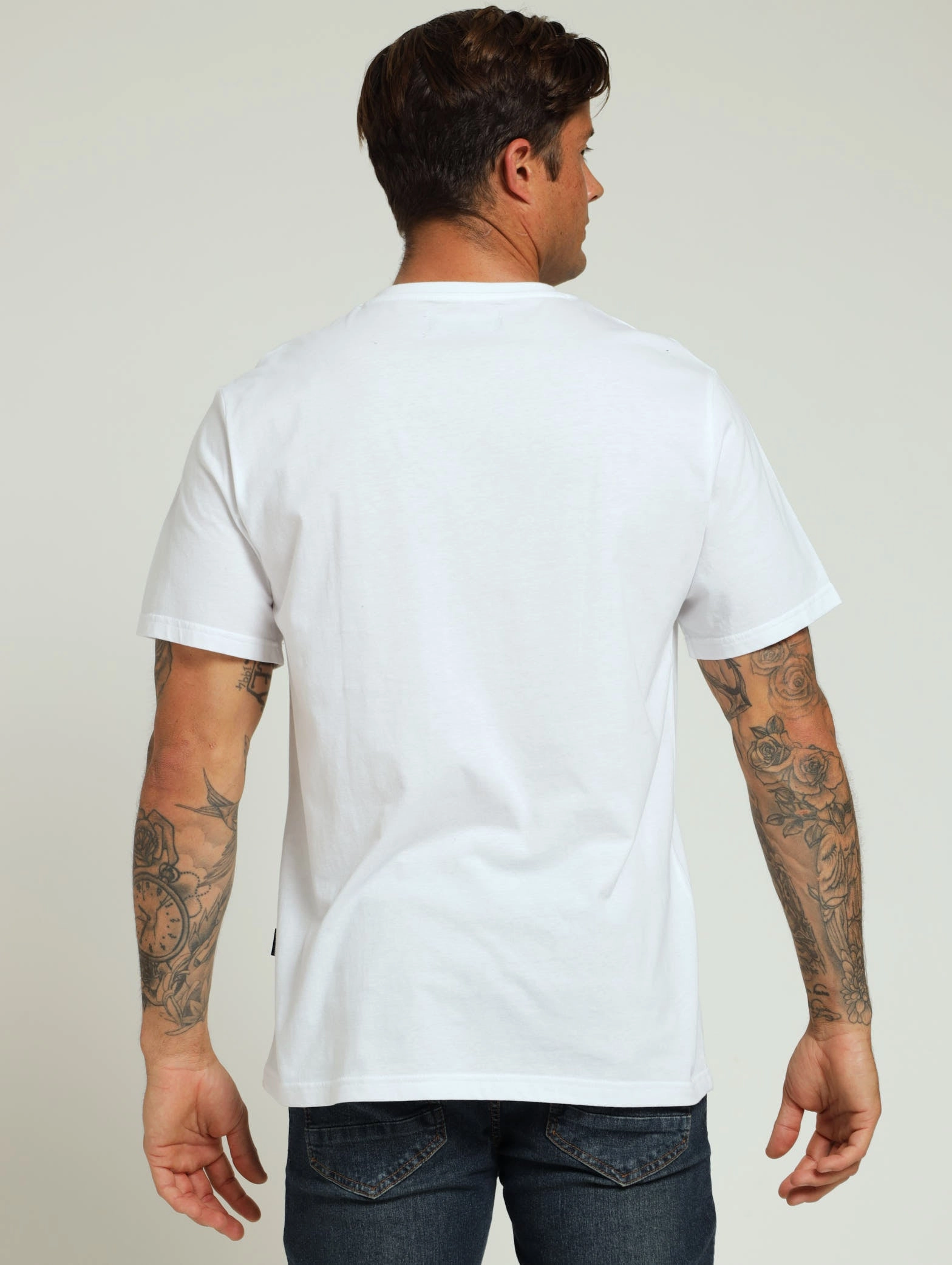 Basic V-Neck Tee - White casual and comfortable teenagers'