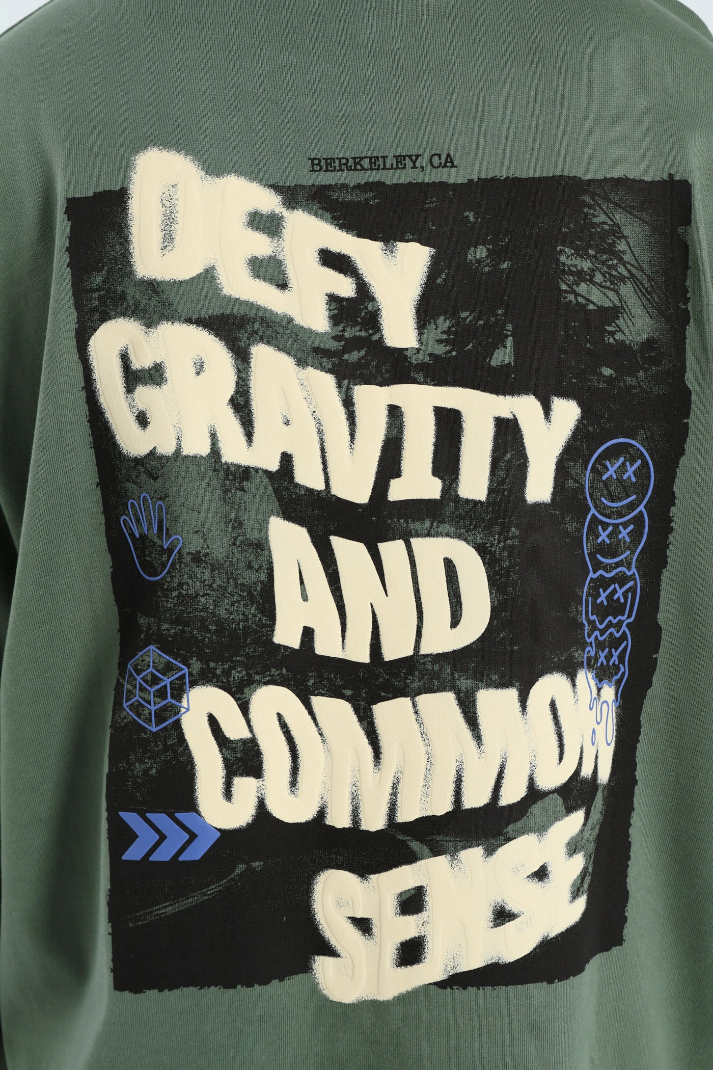 Heritage Graphic Relaxed Tee - Forest Green SlimFitDesign ZeroWaste Production