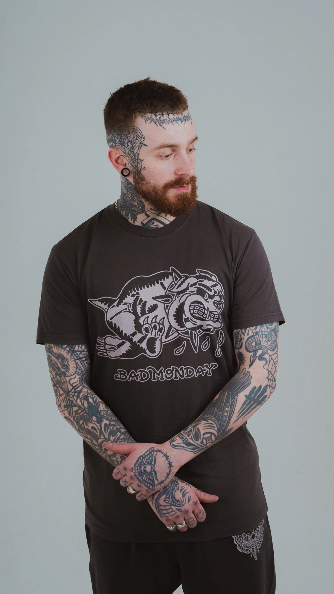 Ultra Soft Handfeel Stretch Knit Material Bulldog Faded Tee / Front Print