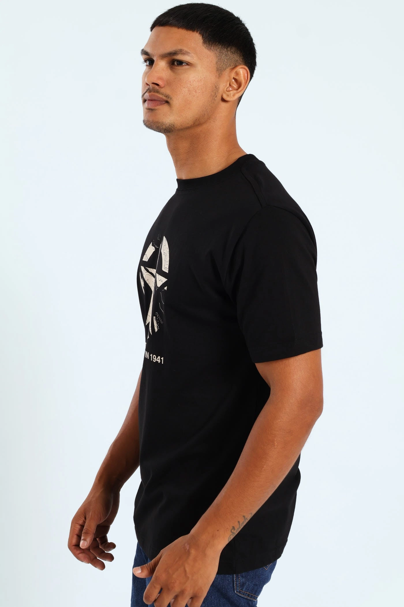 Urban Trend Look Iconic Star Collection Tee - Black
