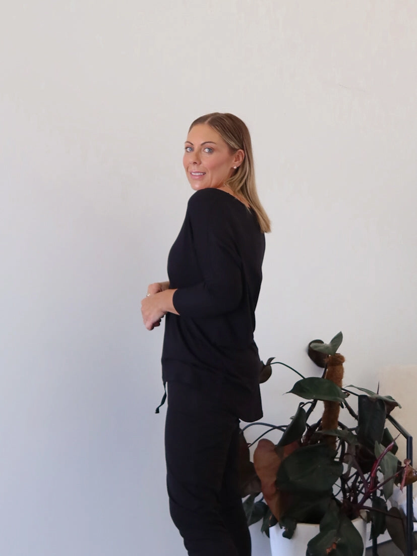 Milan 3/4 Sleeve Top - Black Cloudy day Reinforced Buttonholes