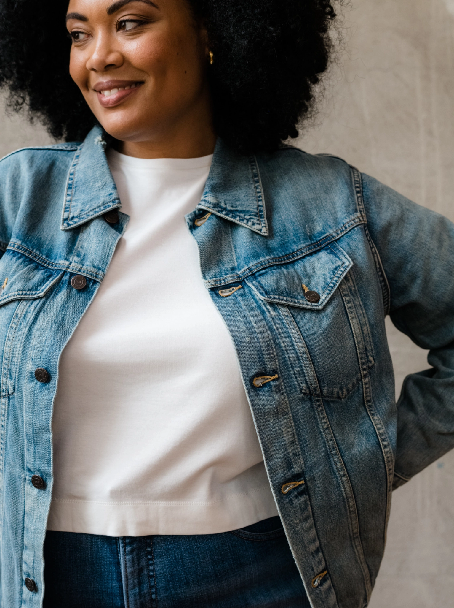 ReinforcedShoulderConstruction Maria Boxy Tee - White