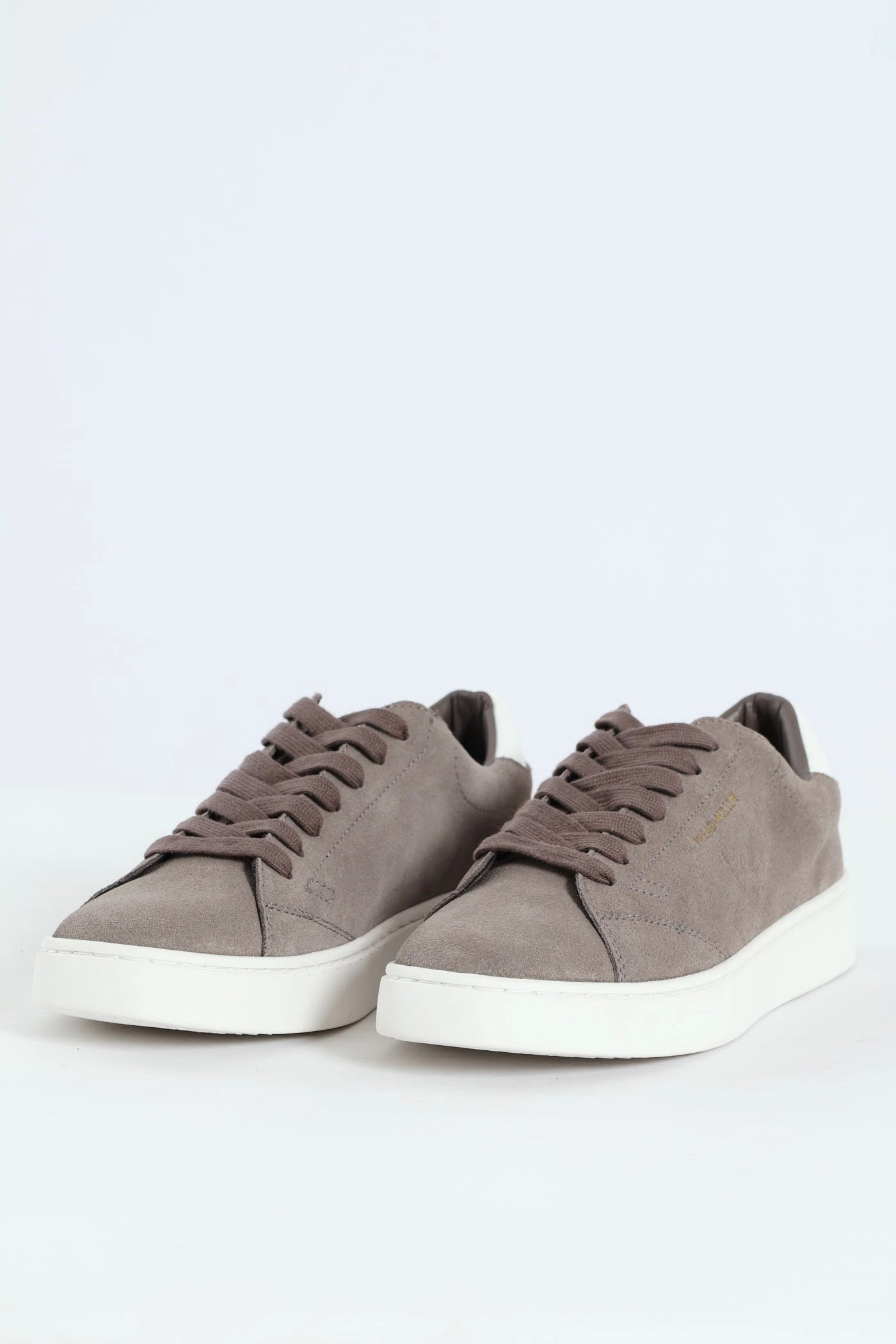 Perforated Tongue Luxurious Feel Suede Court Sneaker - Grey