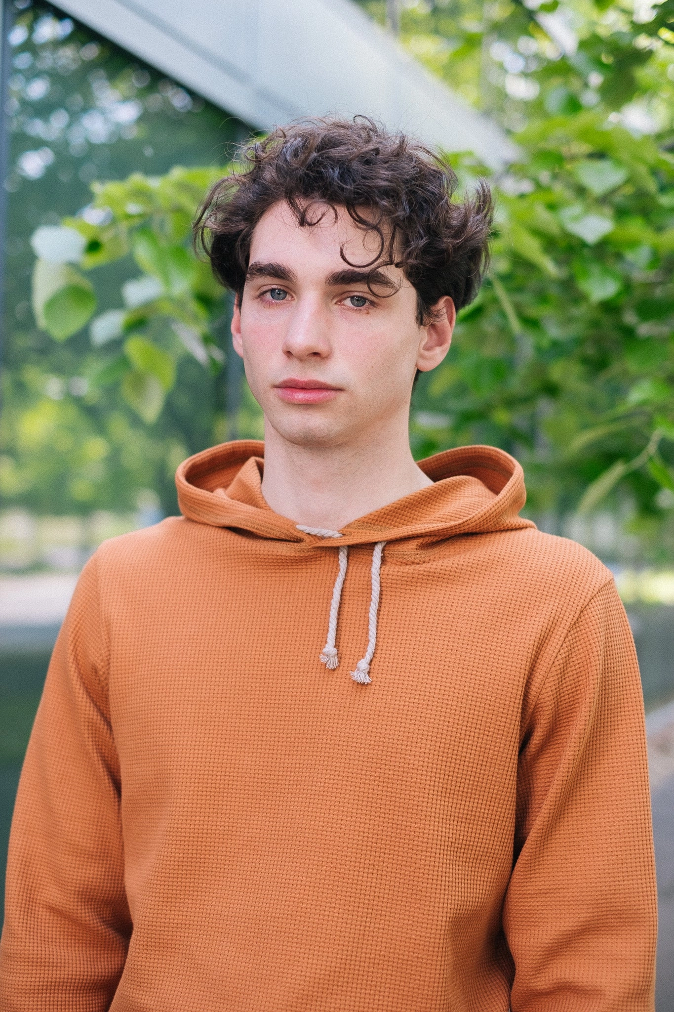 HIVE HOODIE / BRICK Beach Wear aesthetic features