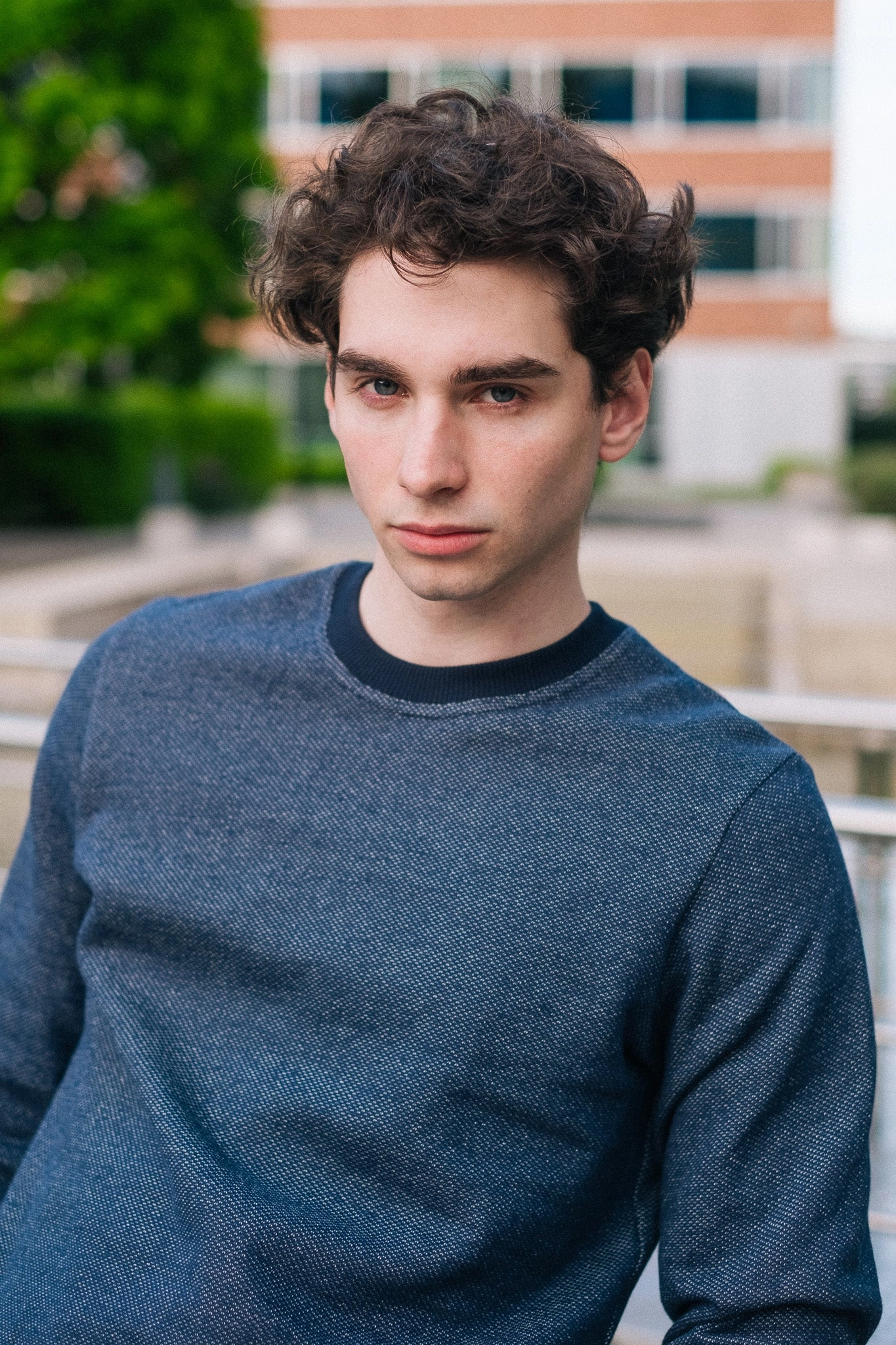 BICOLOR CREWNECK / NAVY Scoop neck appropriate for hiking