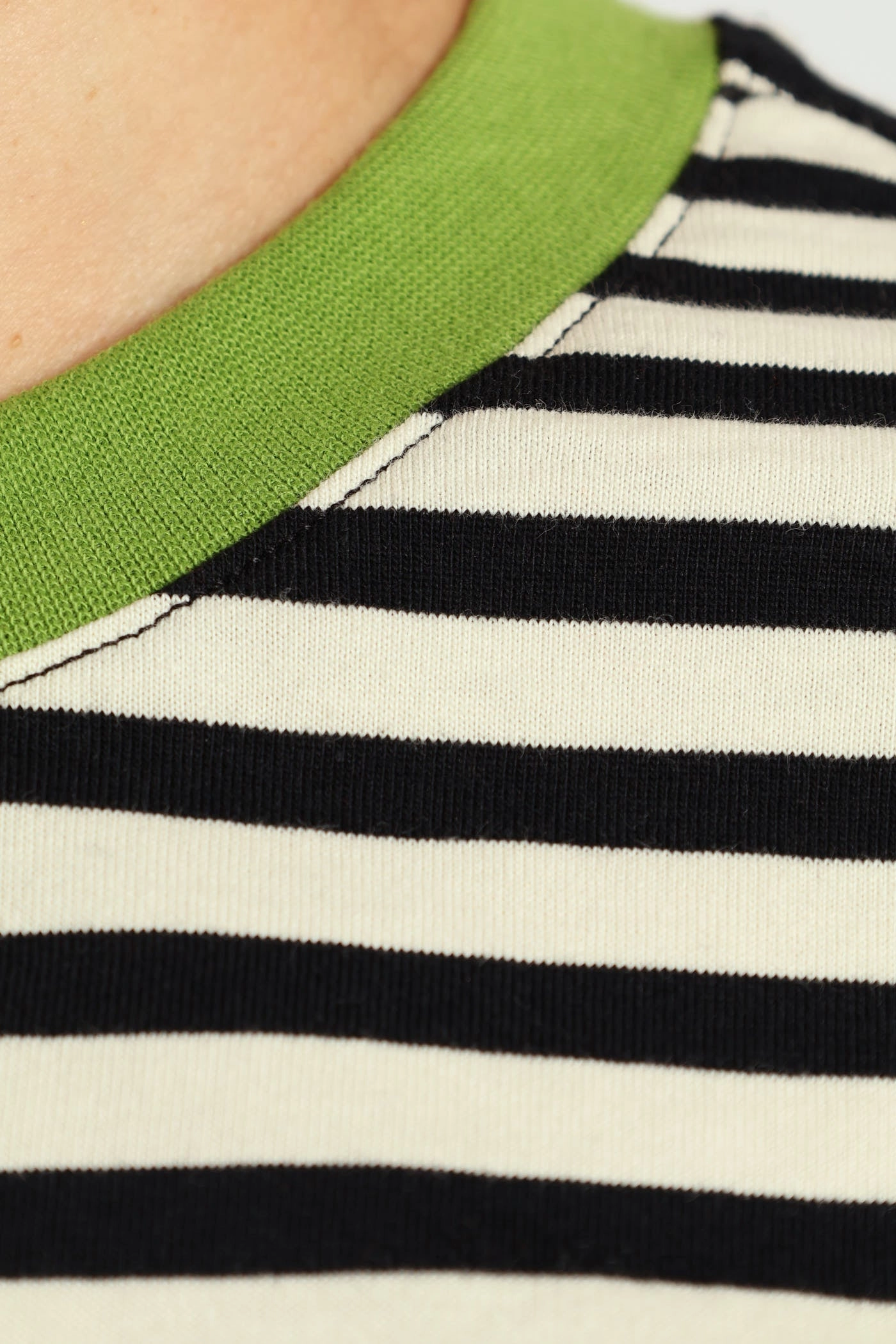 Contrast Rib Nack Stripe Boxy Tee  - Black/Beige Multi Panel Construction Quick Access Zipper