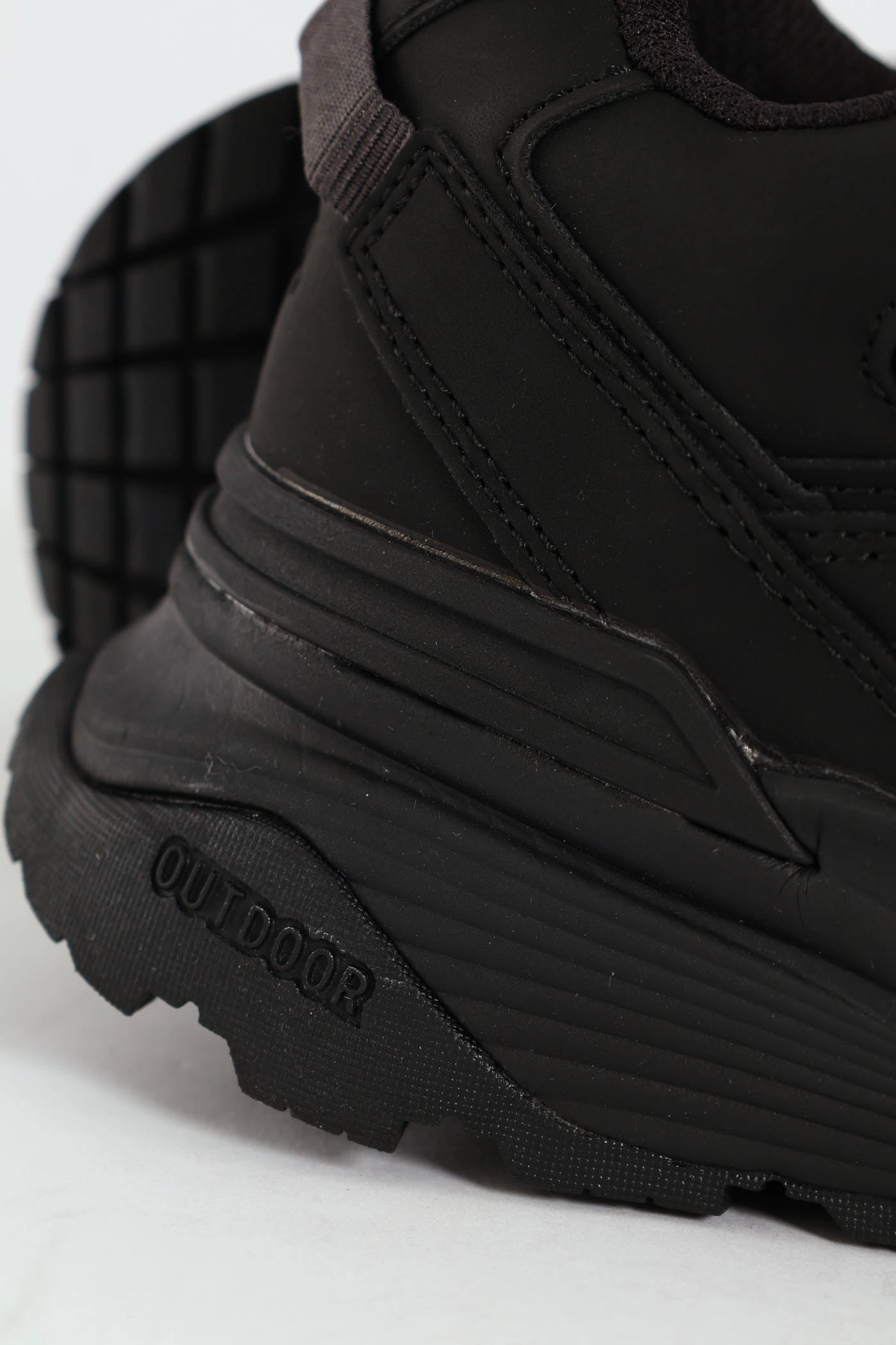 Wrangler Trail Shoe - Black Stacked Cushioning