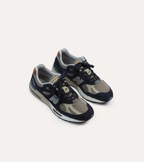 active shoes high - top shoe type New Balance After Midnight Made in UK 991v2 Trainers