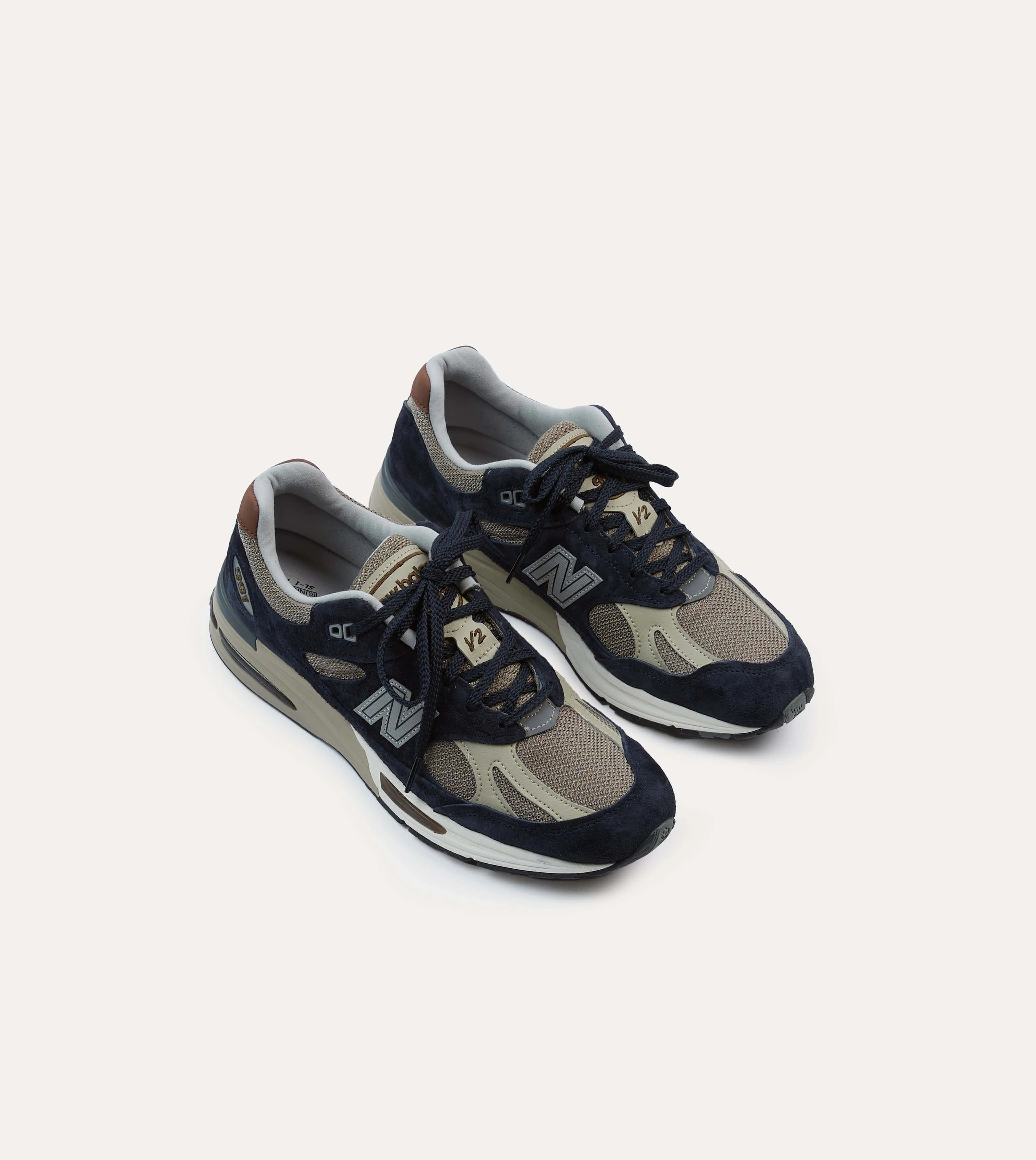 active shoes high - top shoe type New Balance After Midnight Made in UK 991v2 Trainers