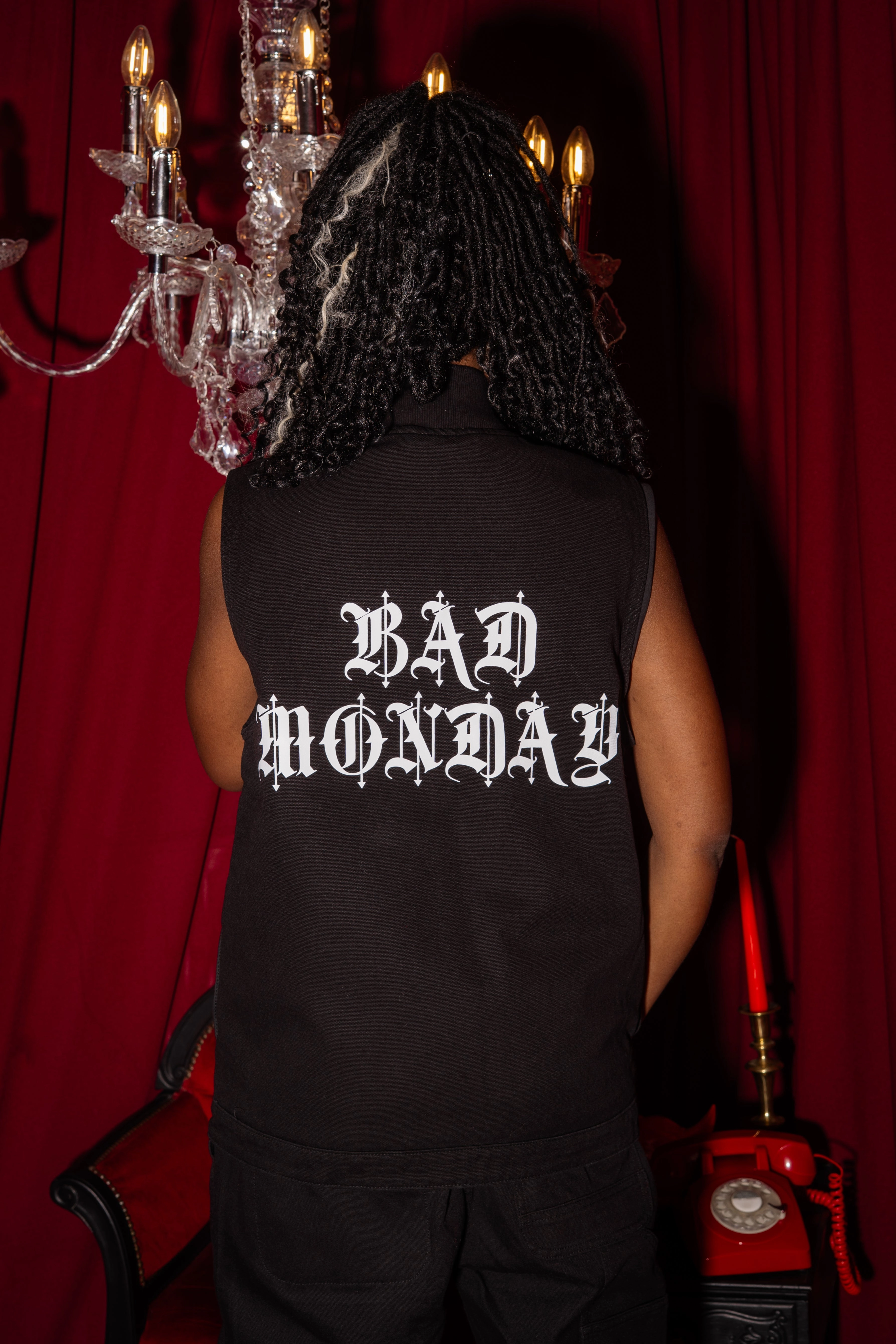 Adjustable Fit Design Slim Silhouette Spike Logo Canvas Vest Jacket Black