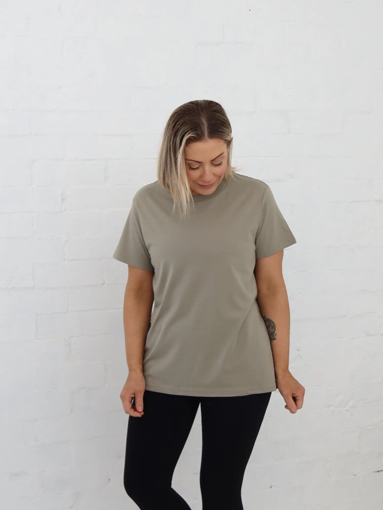Jemima Tee - Eucalyptus Double Layered Hem Reinforcement Quick-Dry Fabric