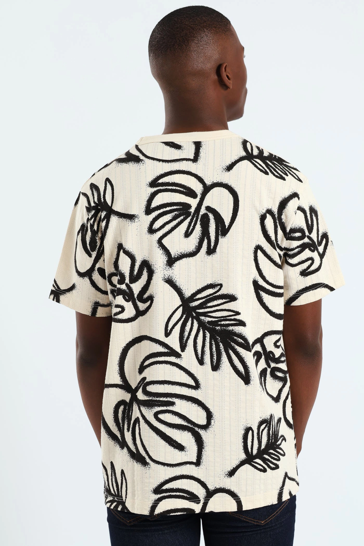 Chic Wear Microfiber texture Tropical Spray Allover Print Tee - Off White