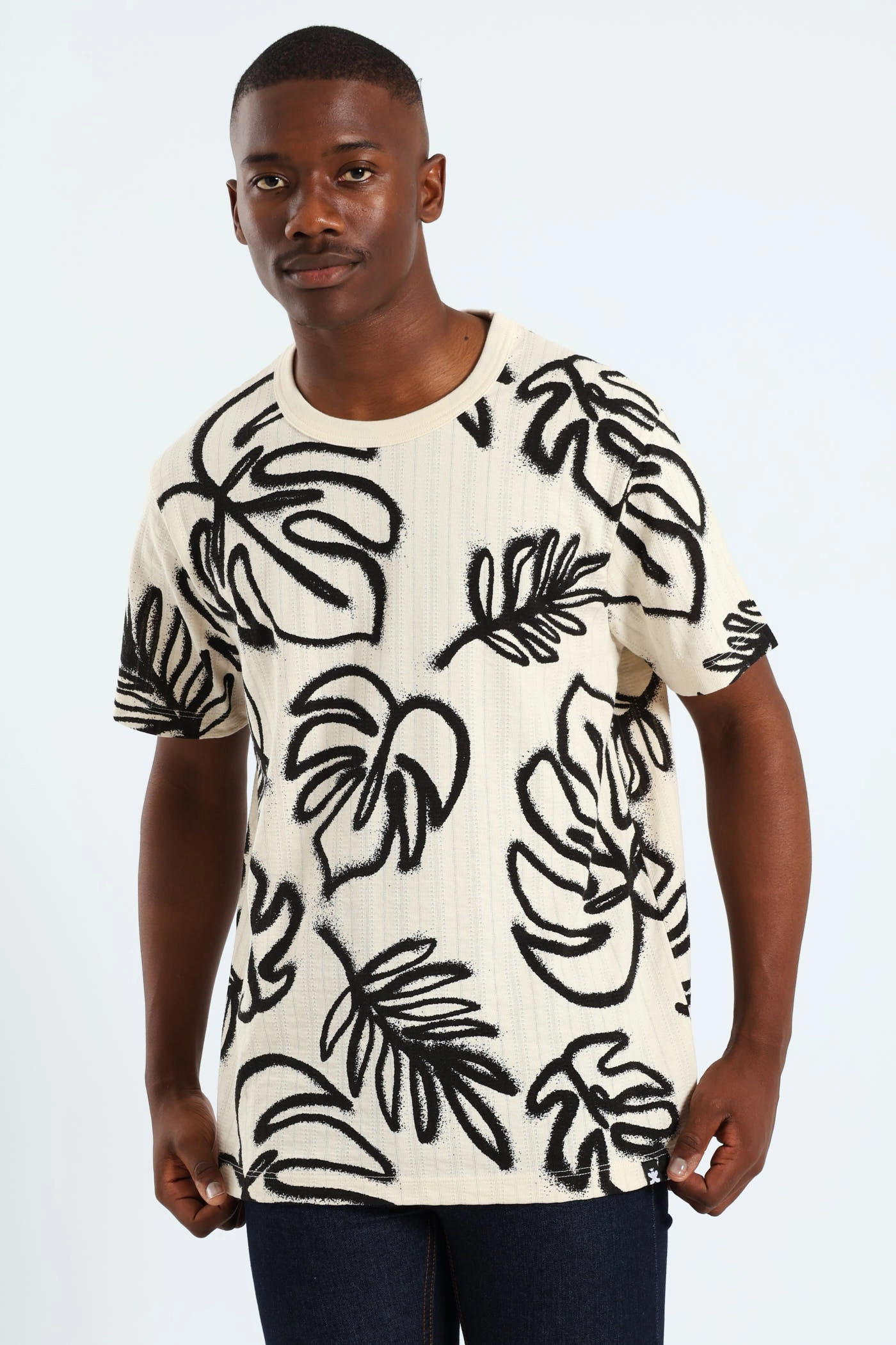 PocketDetail Tropical Spray Allover Print Tee - Off White