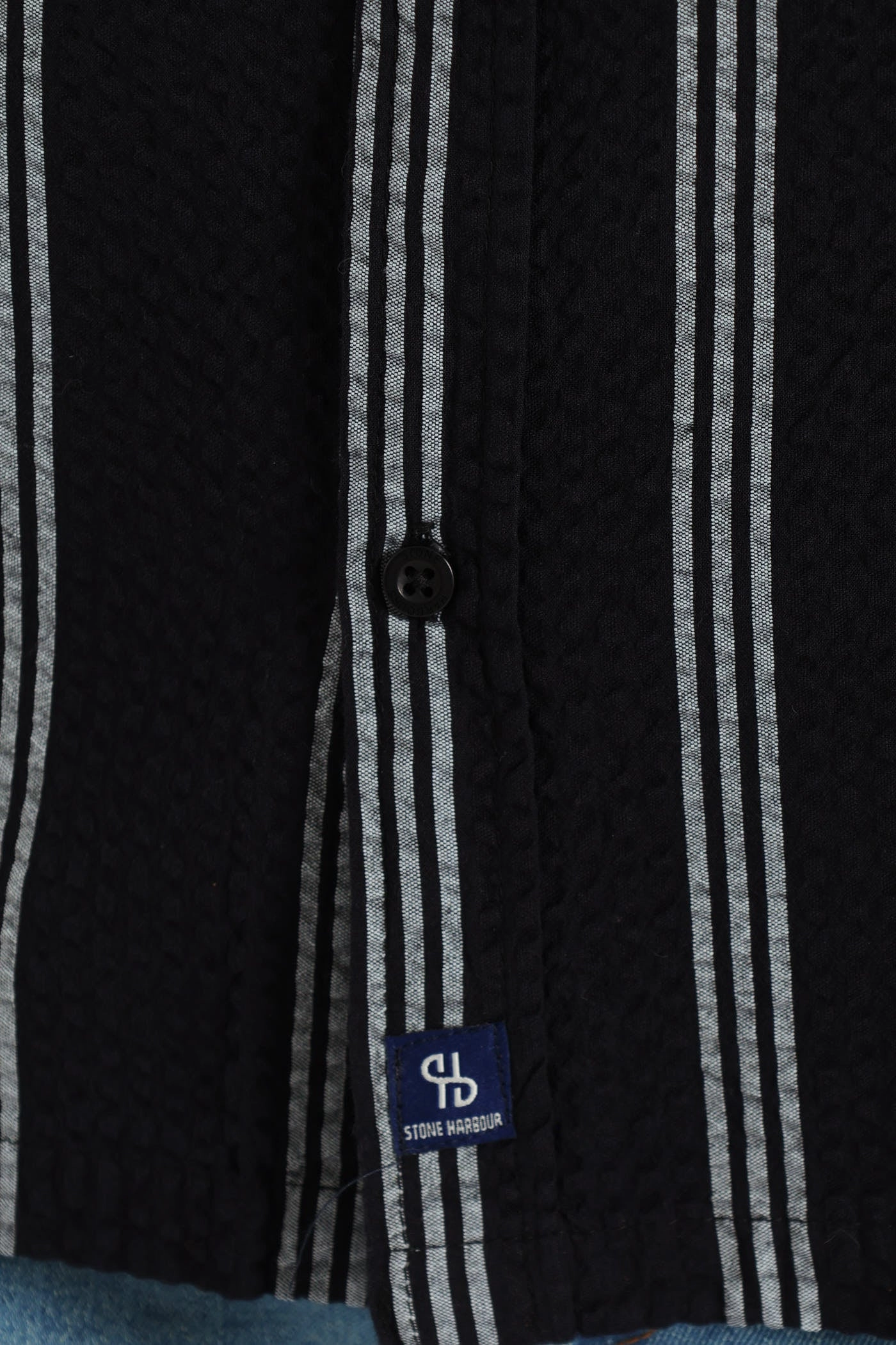Seersucke Regular Collar Stripe Shirt - Black/White Vibrant Hue Gym Appropriate
