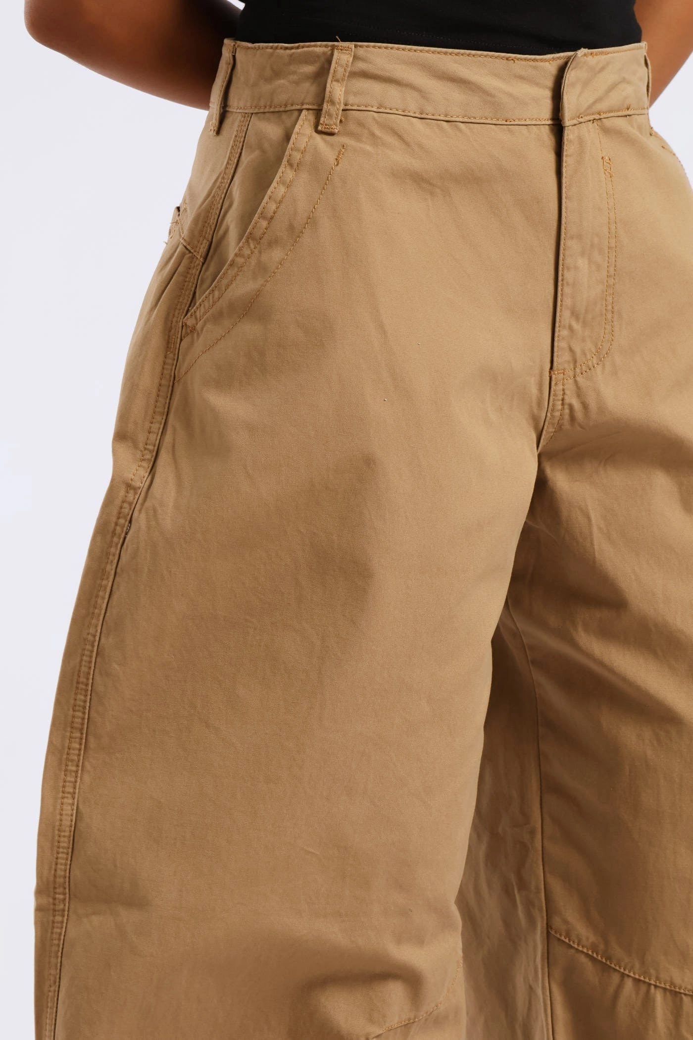 MoistureControlLiner Relaxed Fit Panelled Balloon Pant - Caramel
