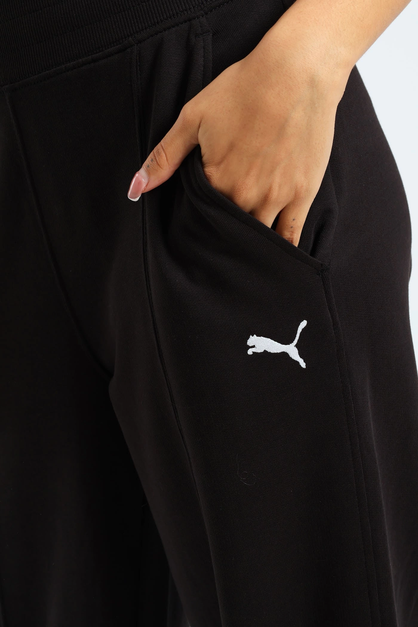 Her High-Waist Straight Leg Pants - Black Body Movement