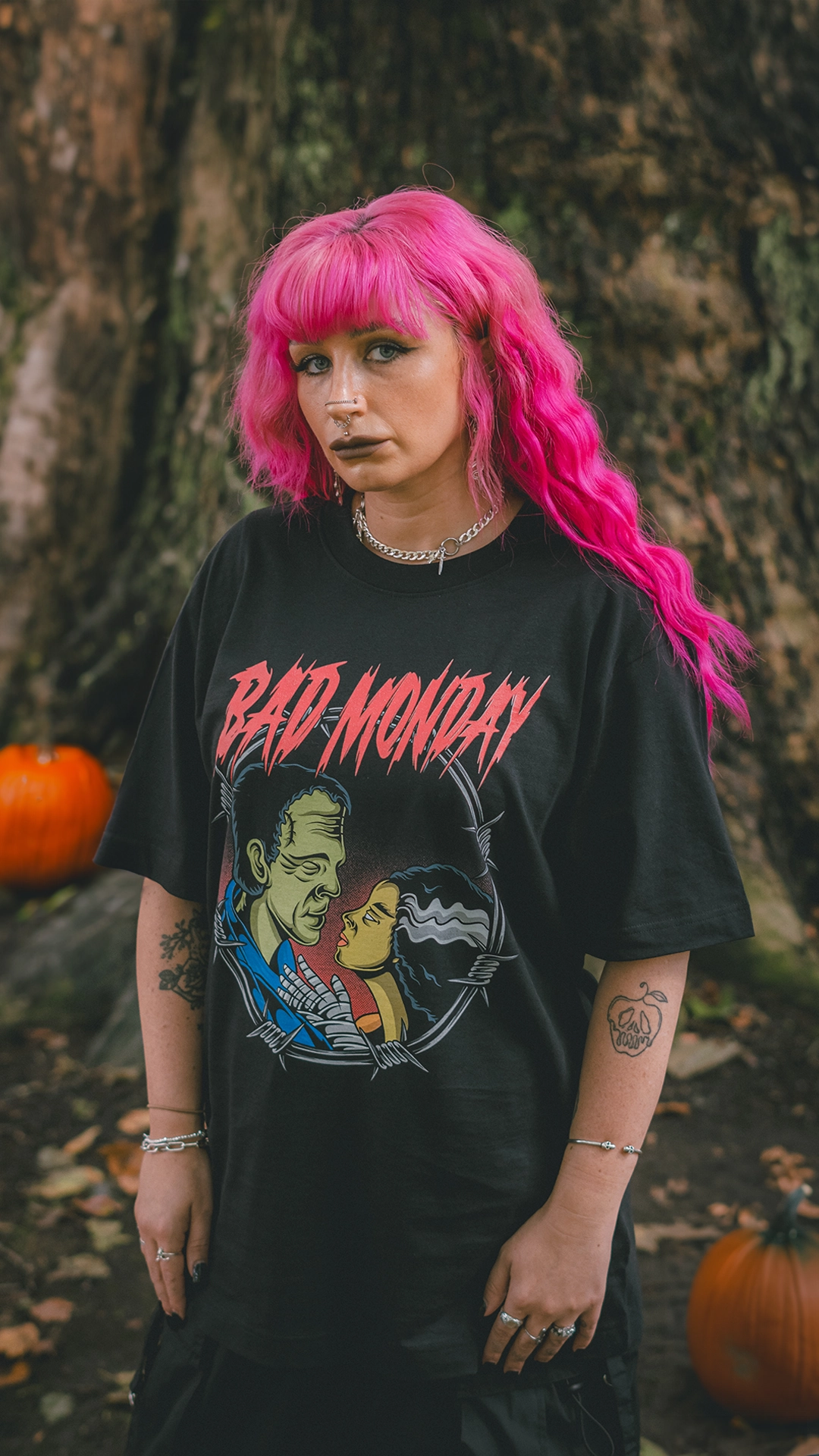 ContrastStitching NonFadeFinish Spooky Love Tee / Front Print