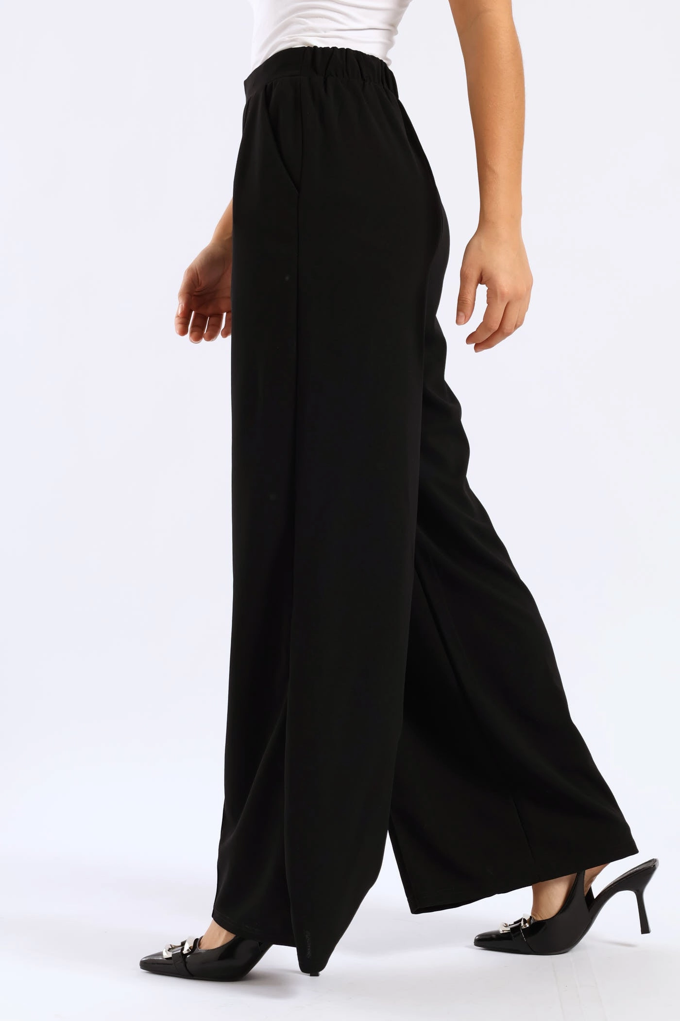 Versatile staple Pintuck Pull Up Wide Leg Pant - Black