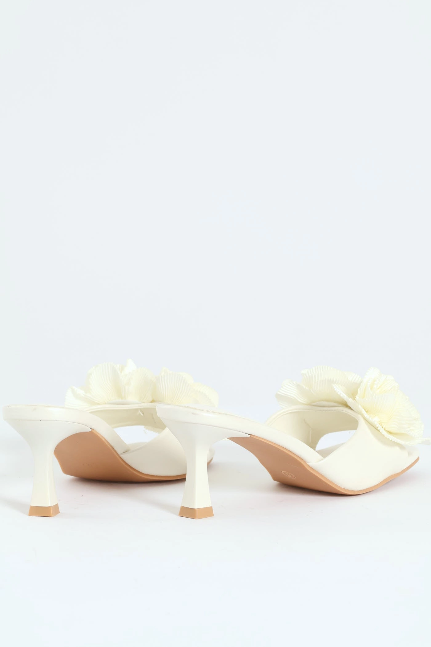 Plisse Flower Kitten Mule Heel - White Essential Style