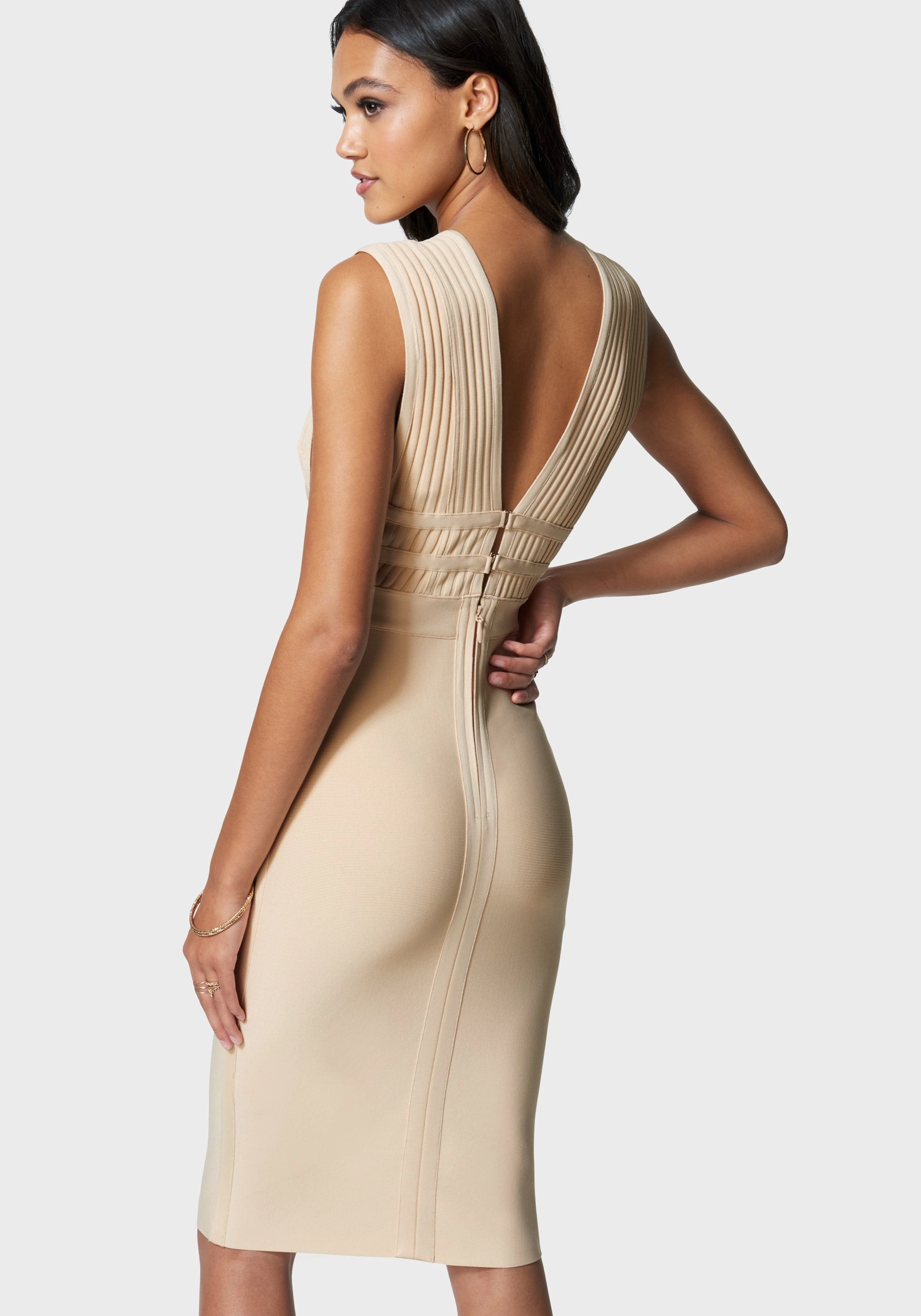 Romantic-Detail All weather Plunge Neck Bandage Dress