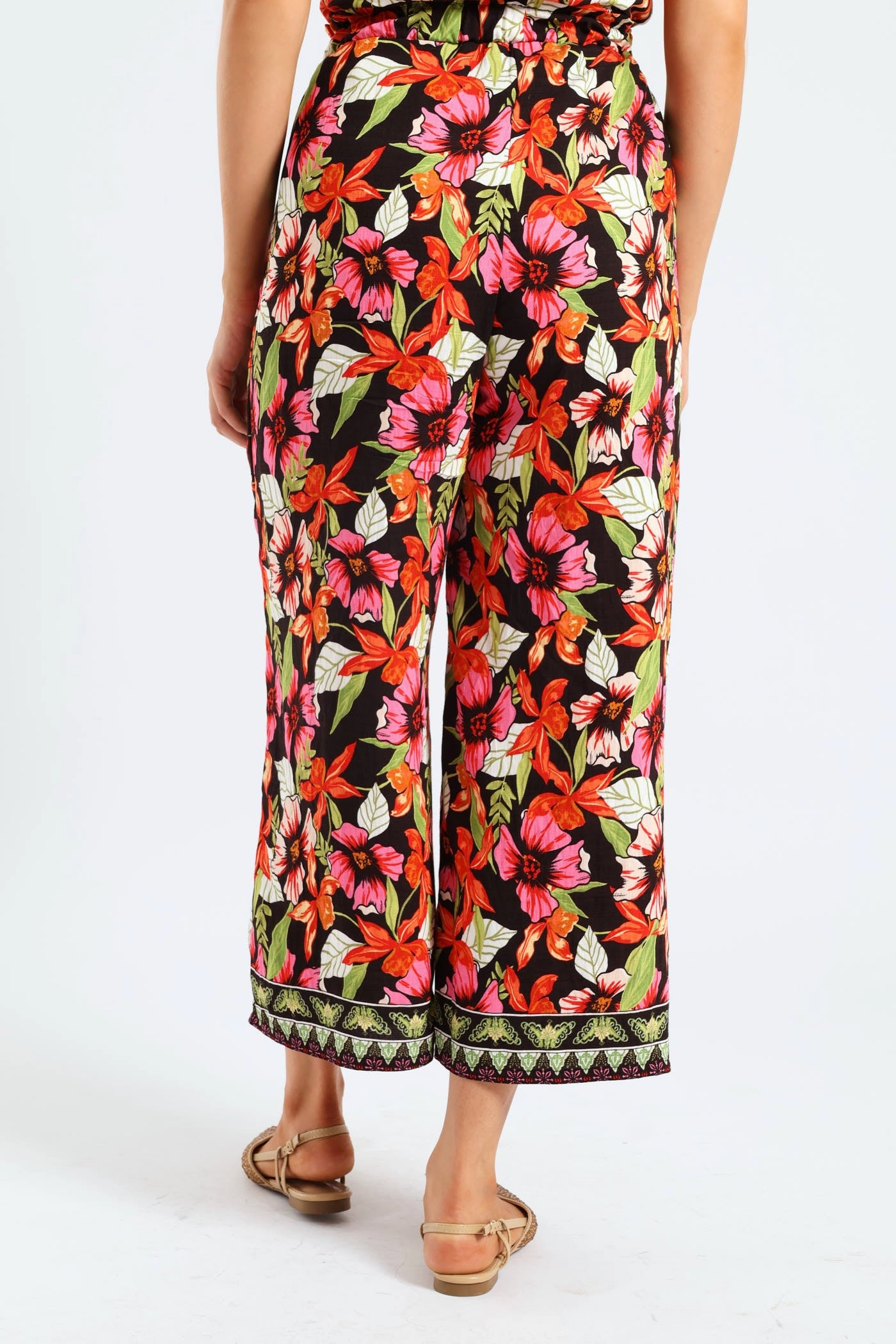Pull On Drawstring Tropical Floral Wideleg Pant - Multi Pocket Reinforcement Practical Fit