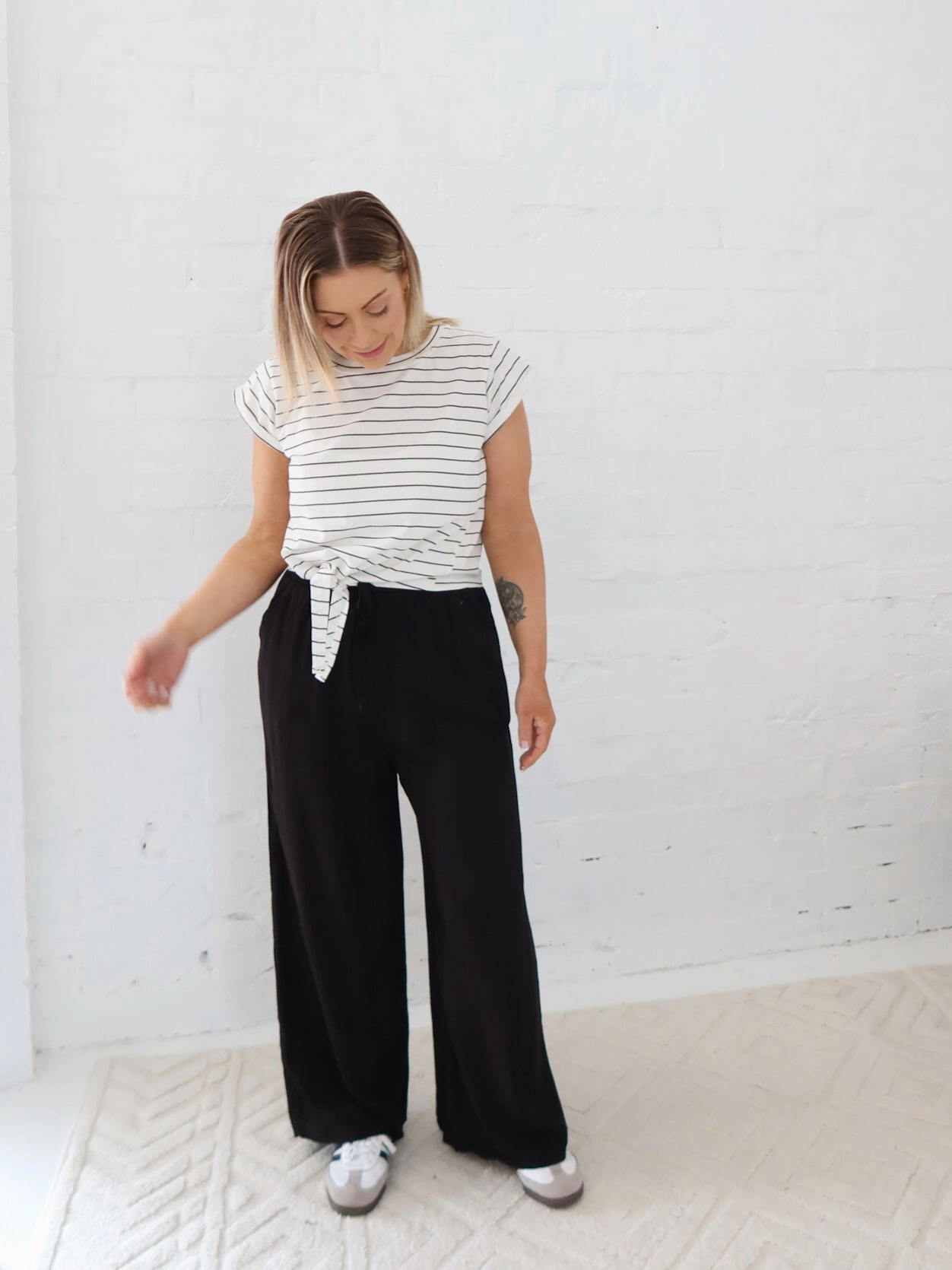 MidweightJersey Double Needle Hemming Charm Tee - White/Black