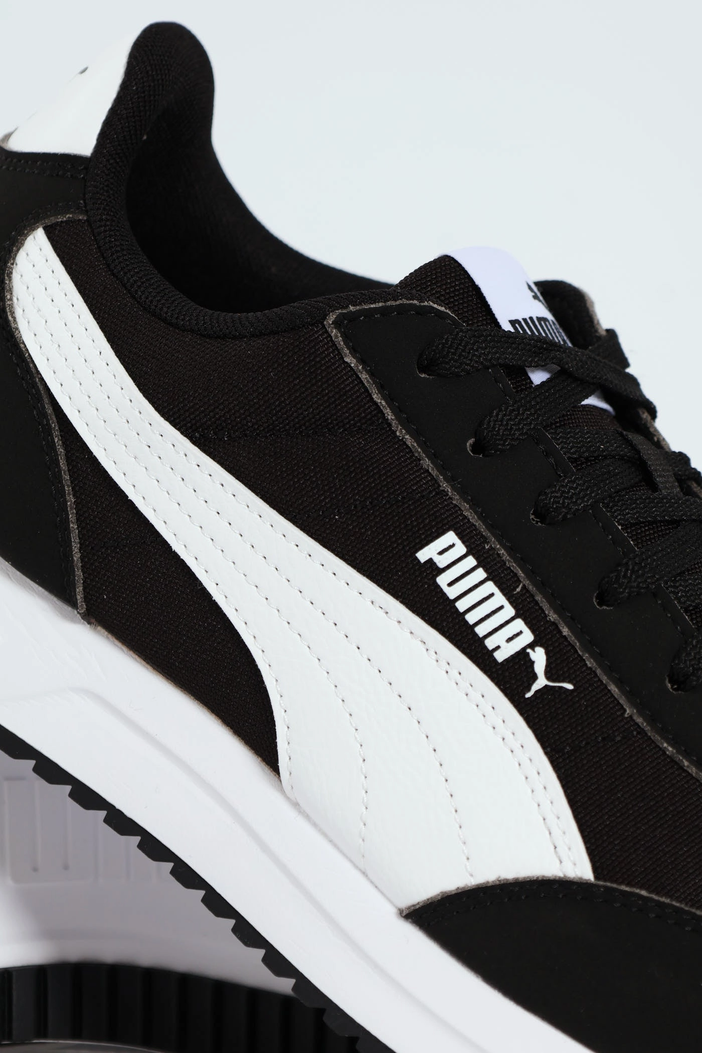 Easy Entry R78 Lightwind Sneaker - Black/White