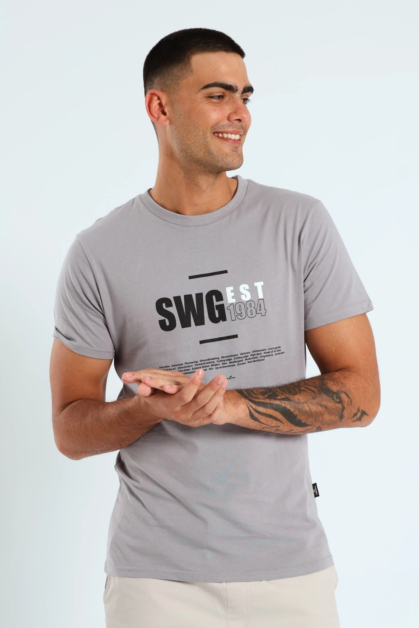 Simple and Light Easy to Style Short Sleeve Basic Print T-Shirt - Light Grey