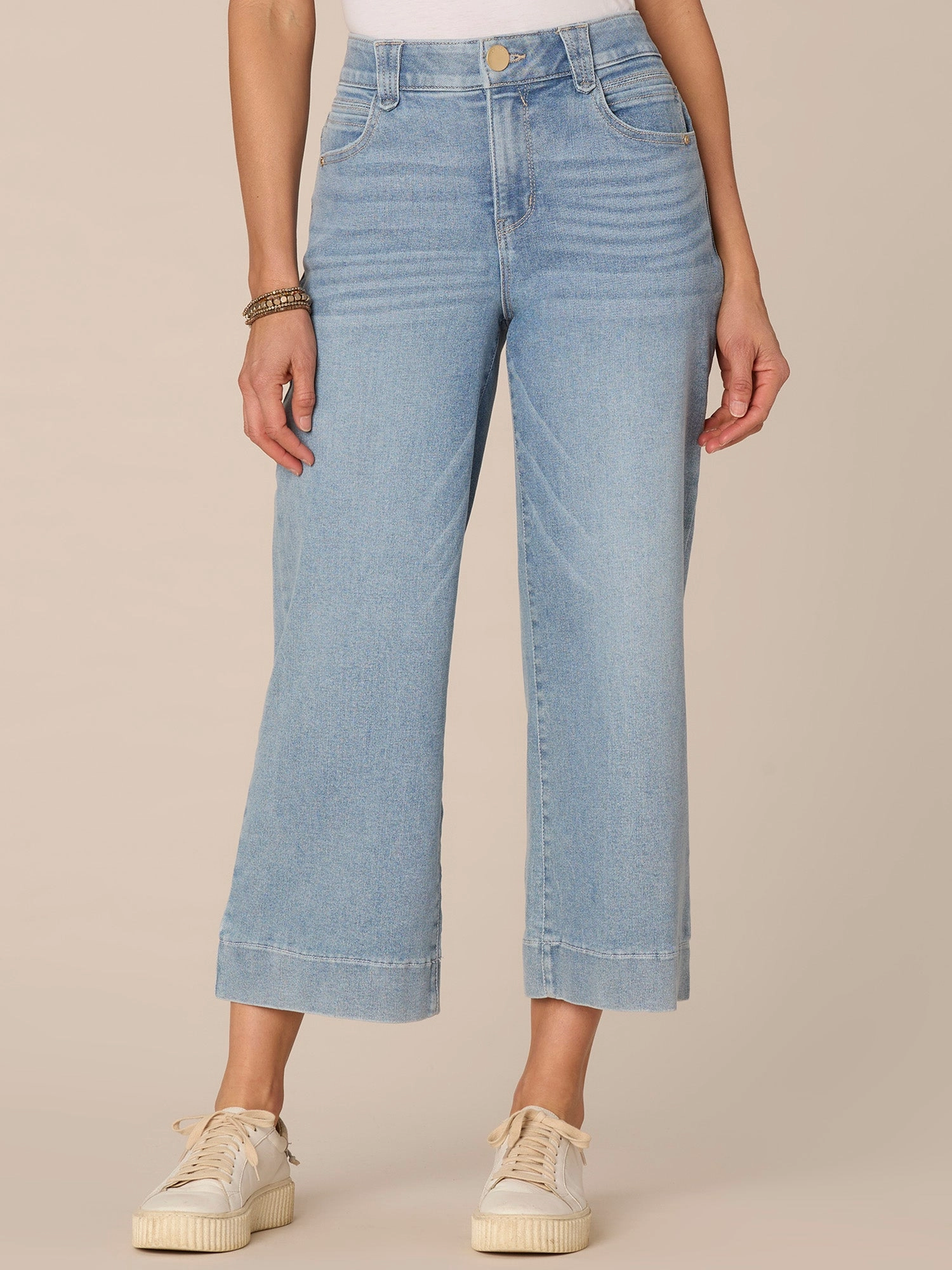 "Ab"solution High Rise Cropped Wide Leg Jeans with Whiskering Modern Spring Mood Casual Friday Versatile