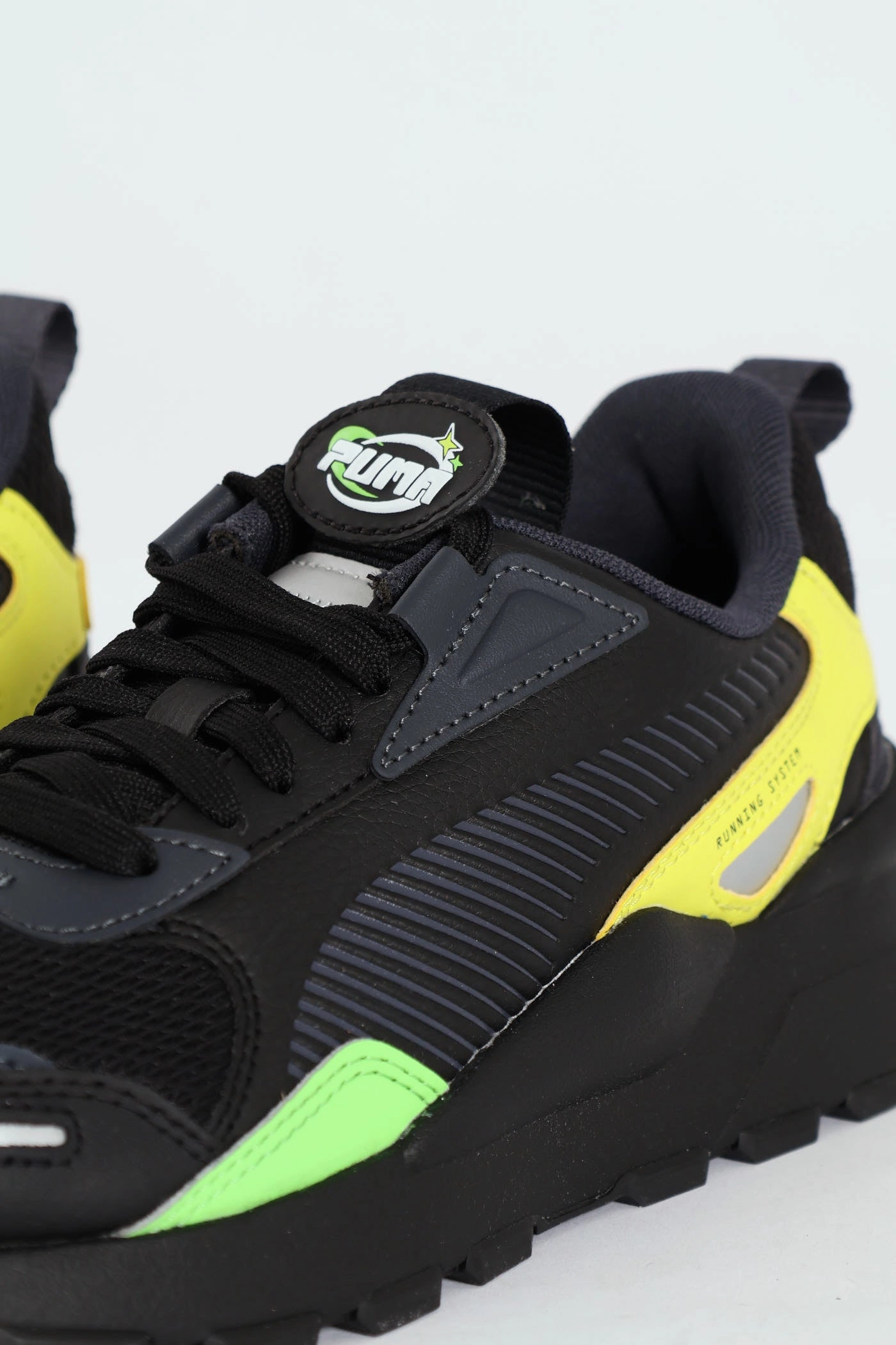 RS 3.0 Y2K Sneaker - Black Comfort Layers Durable Rubber Compound