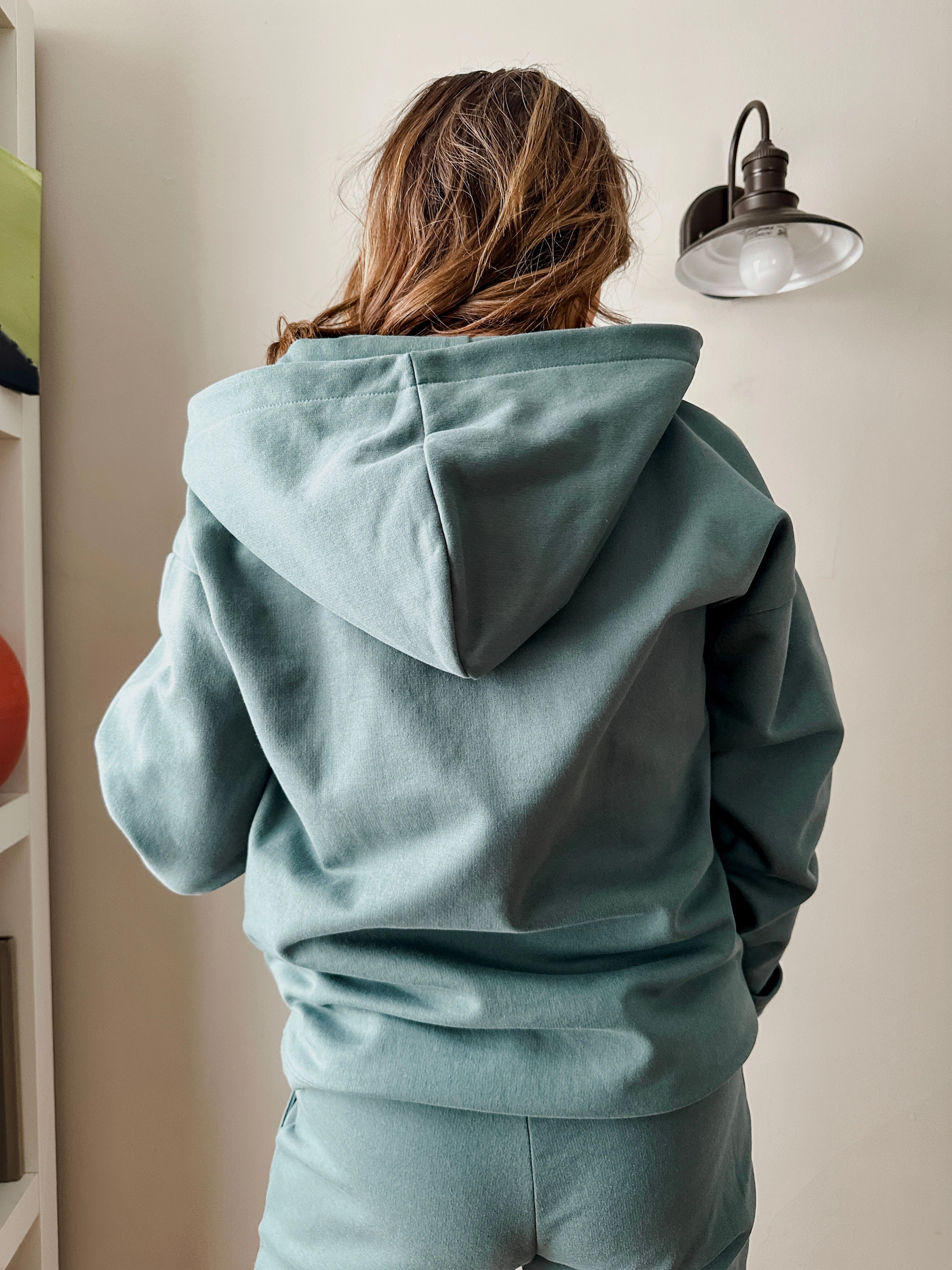 HeatRegulating RecycledBlend Hoodie Pullover with Kangaroo Pocket