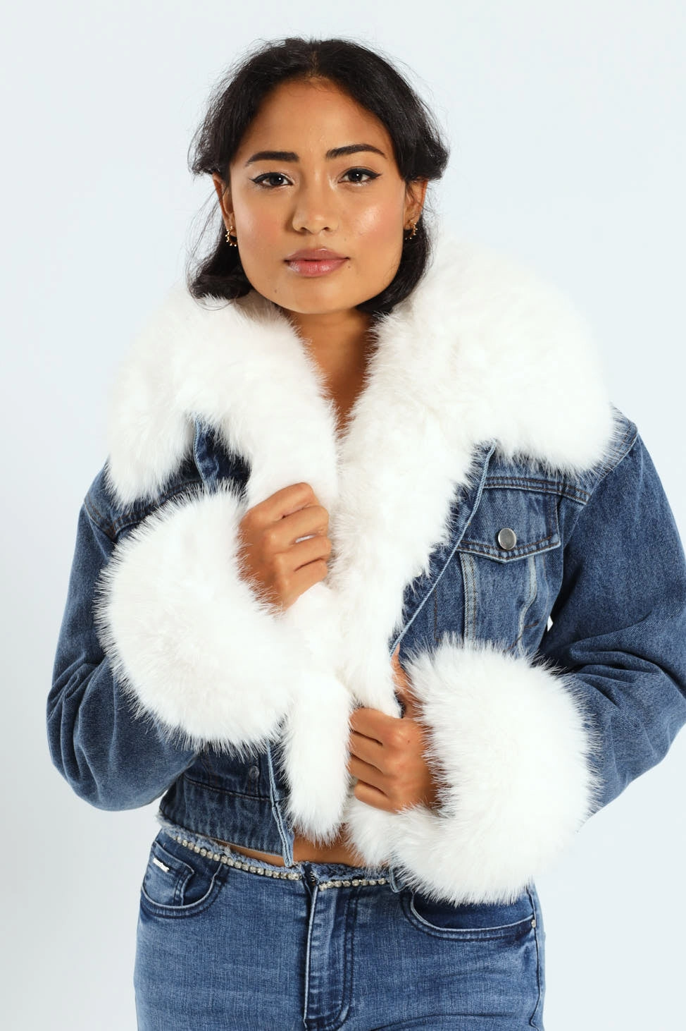 Imagine This Denim Cropped Jacket With Faux Fur Collar - Med Wash Aramid Fiber Reinforcement