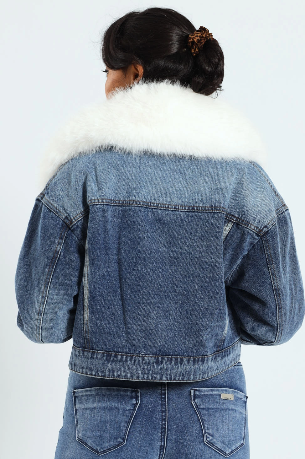 Imagine This Denim Cropped Jacket With Faux Fur Collar - Med Wash Clean Fit