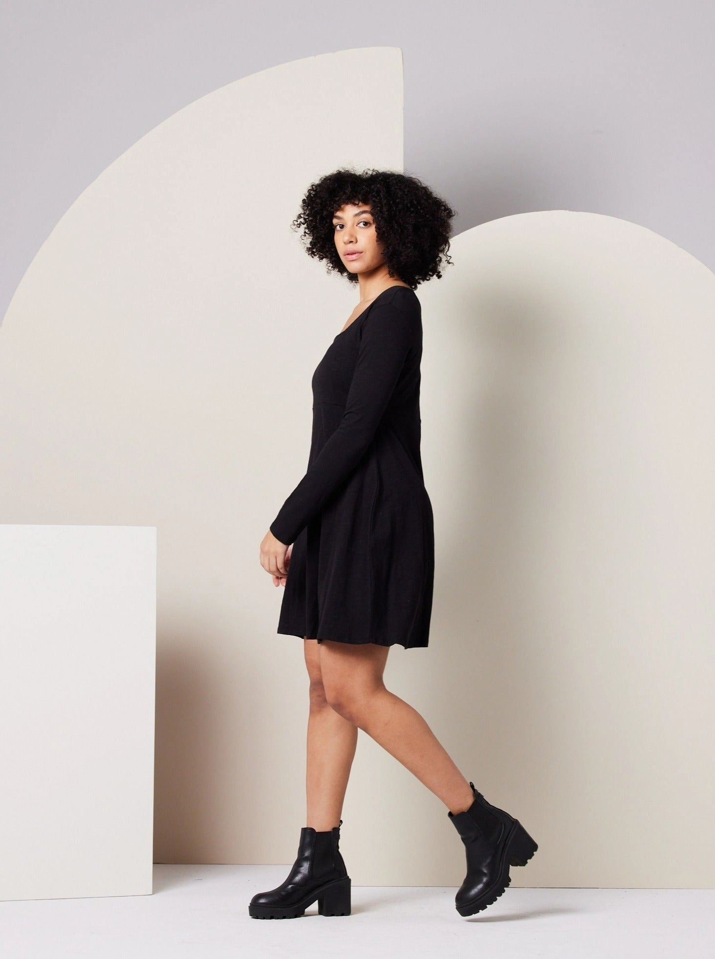 Sonnet Dress - Black Radiant Mood Comfy Design