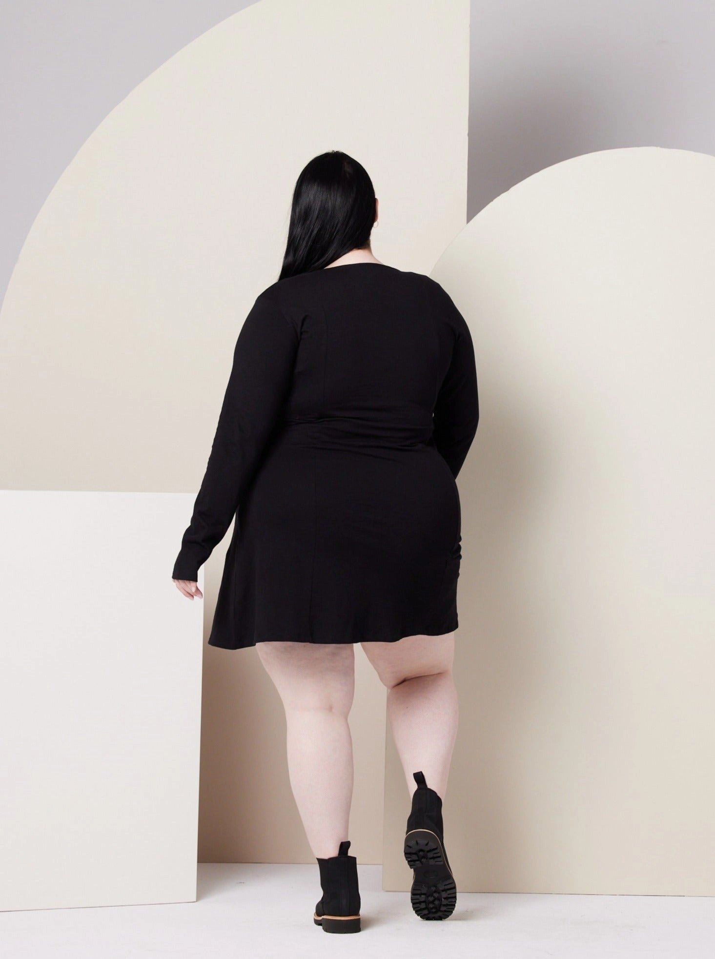 Urban appeal velvet feel Sonnet Dress - Black