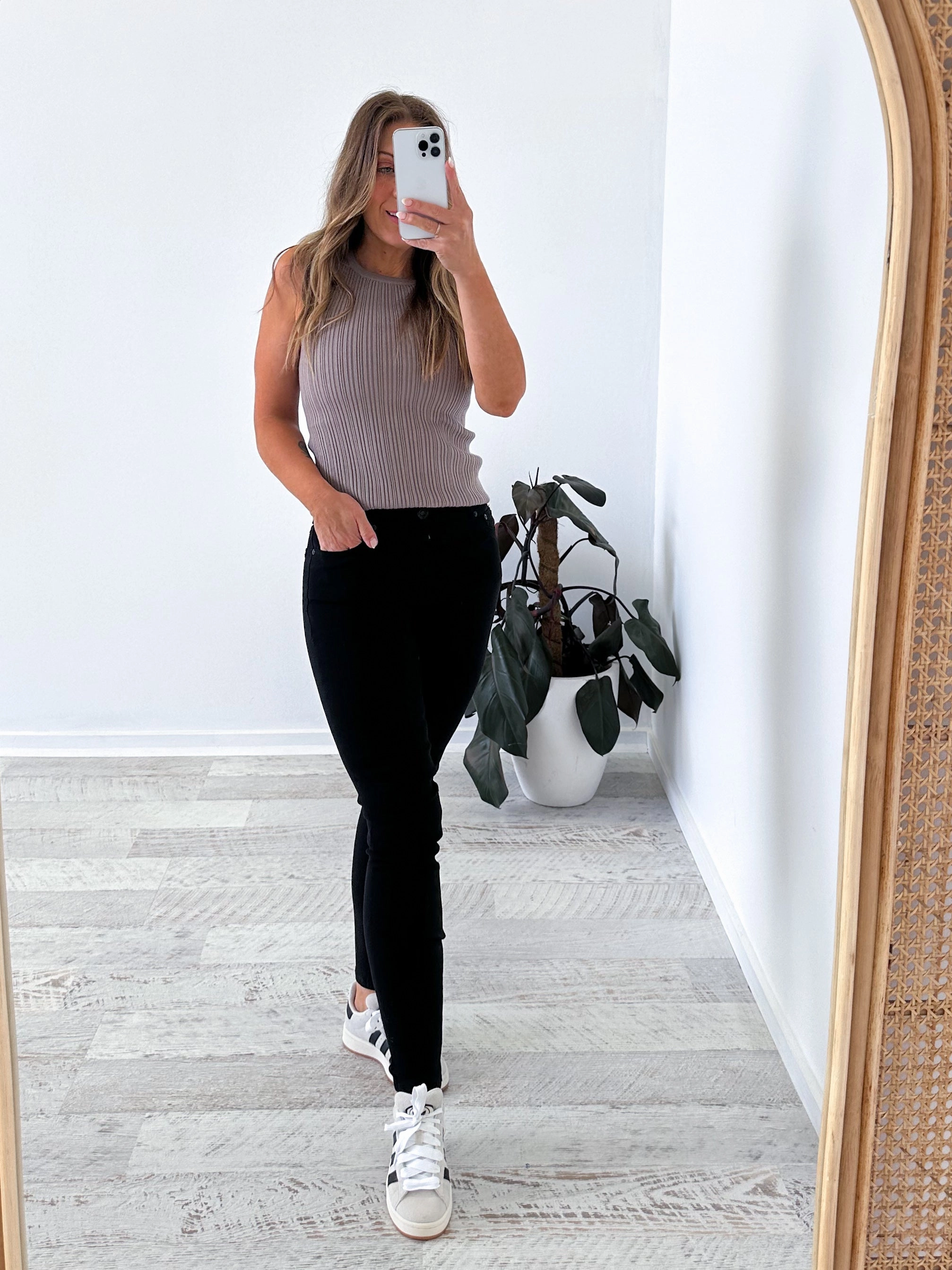 Alby Jeans - Black Streetwear Fan Family Style Nature Lover Shopping Day Everyday