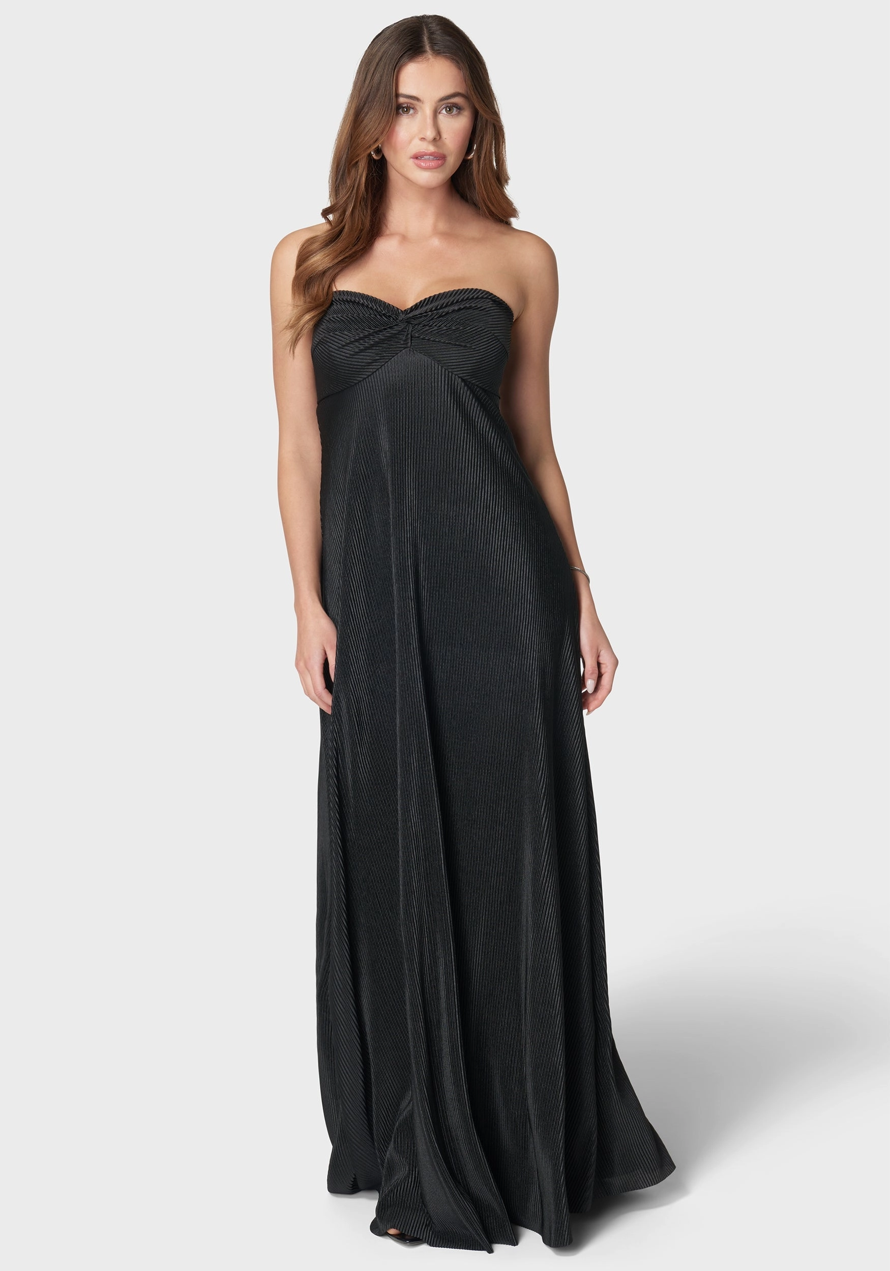 Street-Style Plisse Empire Maxi