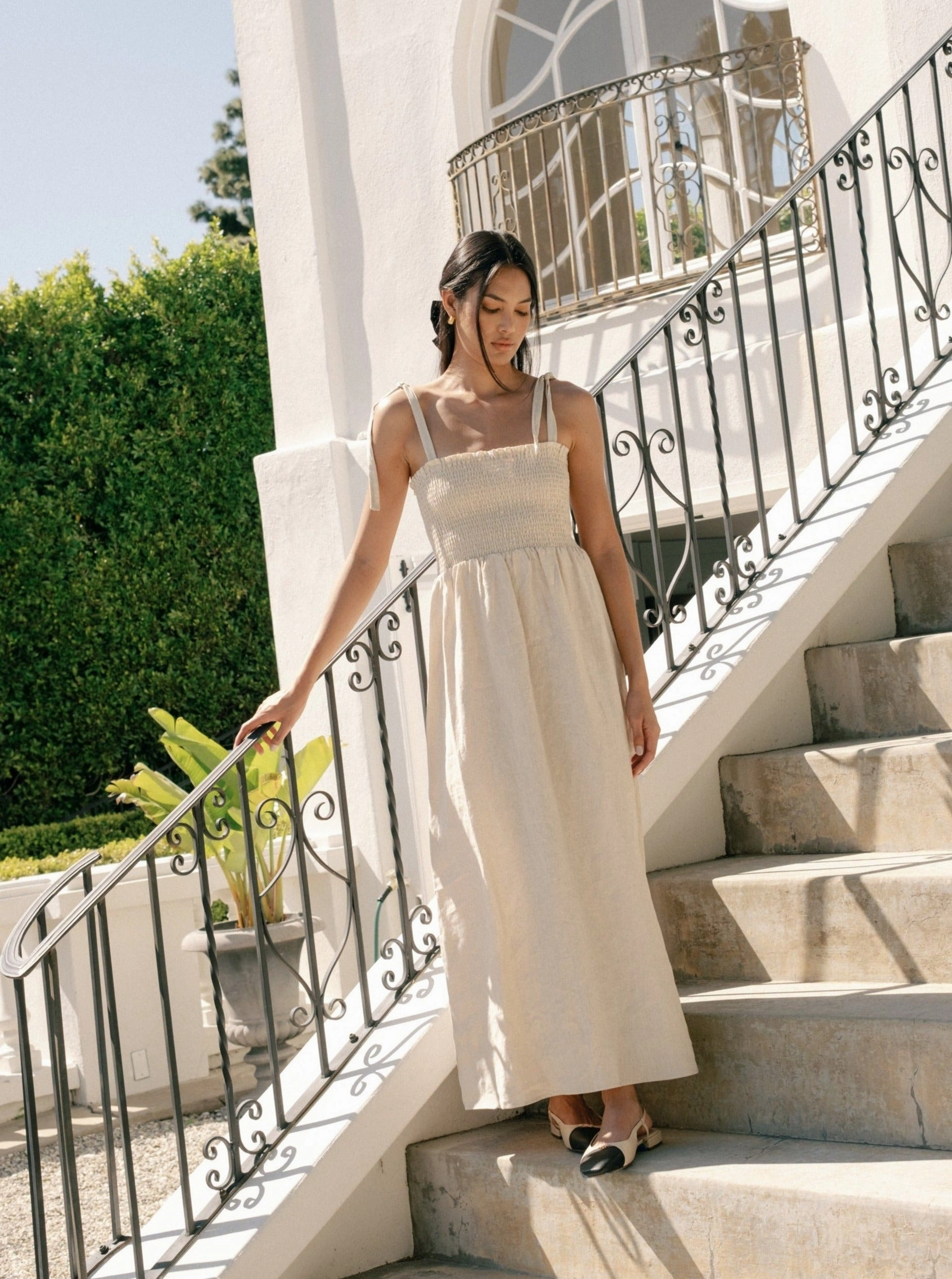 Sophie Dress - Oatmeal Linen Sleek Outline Flexible Cut