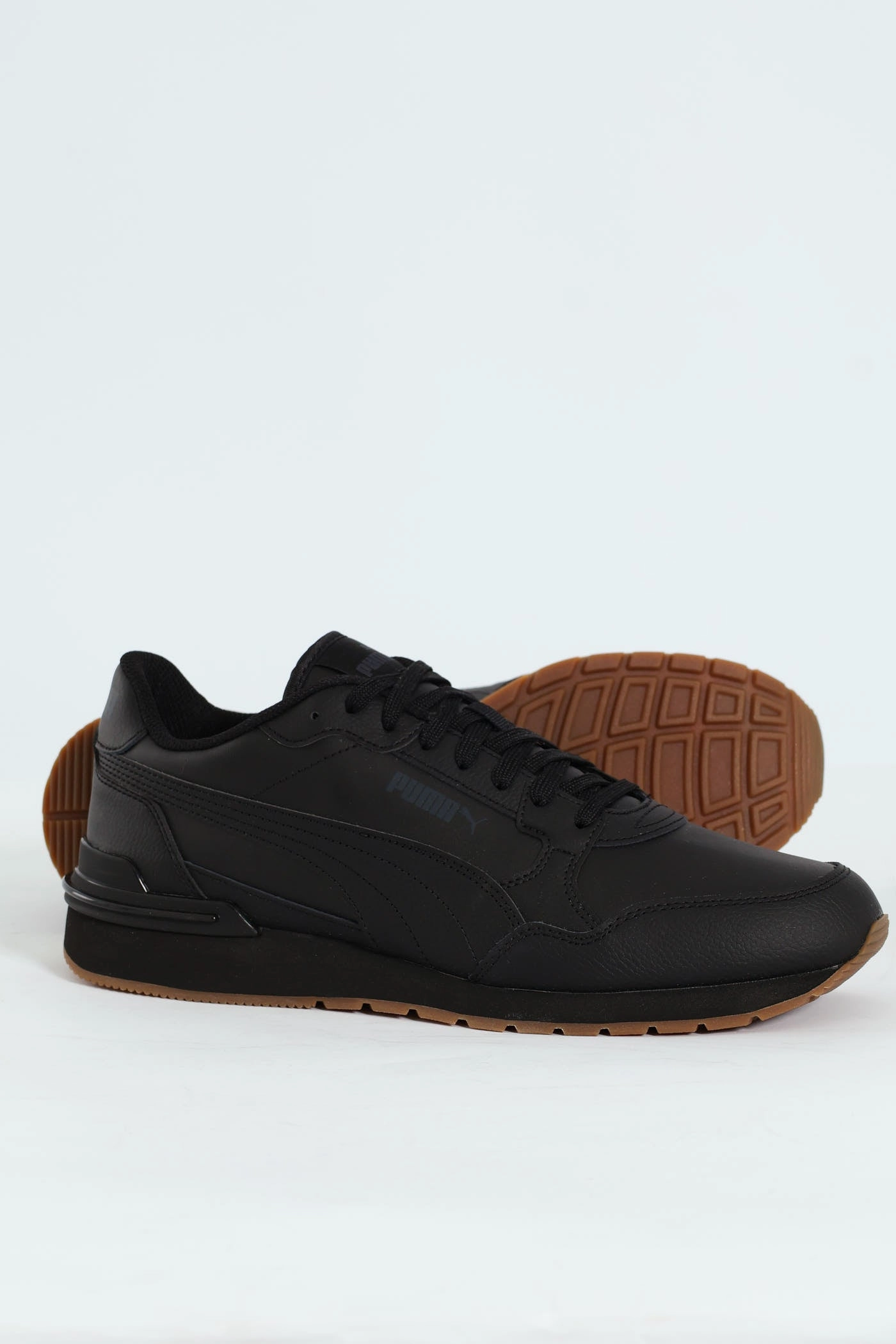 Quick Access Weather Friendly Street Runner V4 L Retro Sneaker - Black