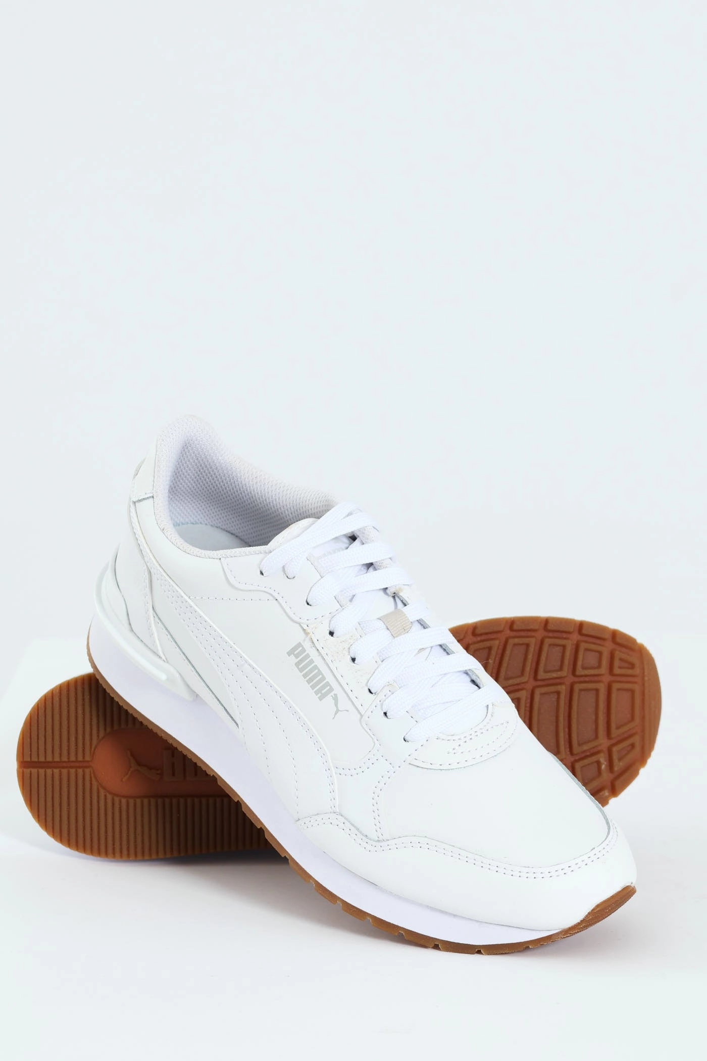 Street Runner V4 L Retro Sneaker - White Comfortable Outsole