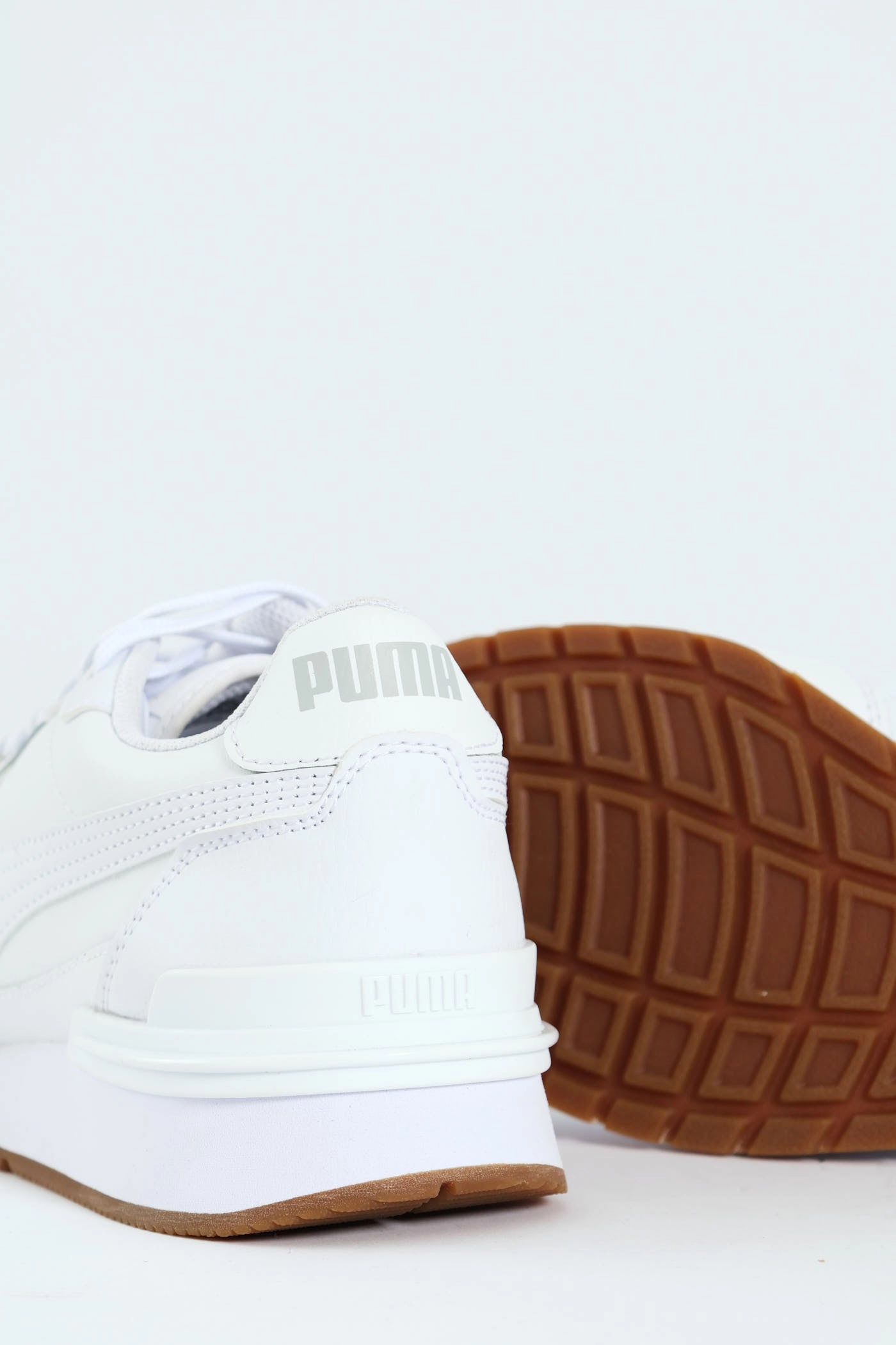 Street Runner V4 L Retro Sneaker - White SlipOnStyle